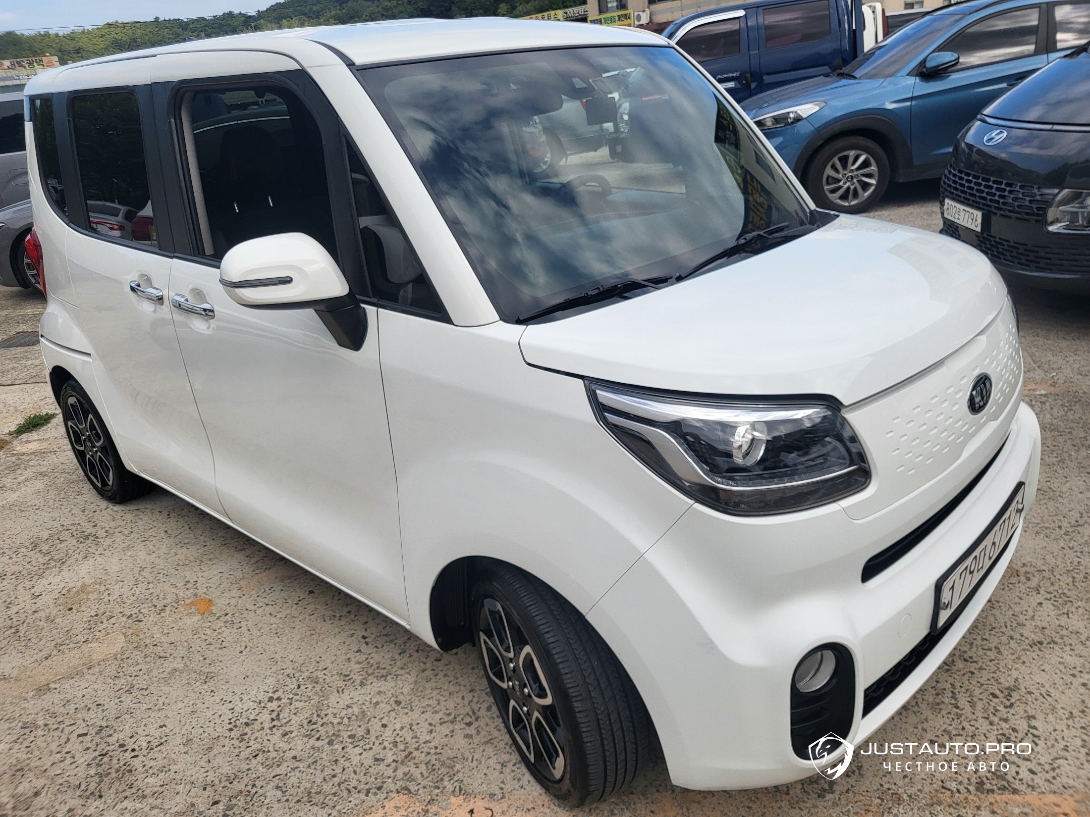 Автомобиль Kia RAY