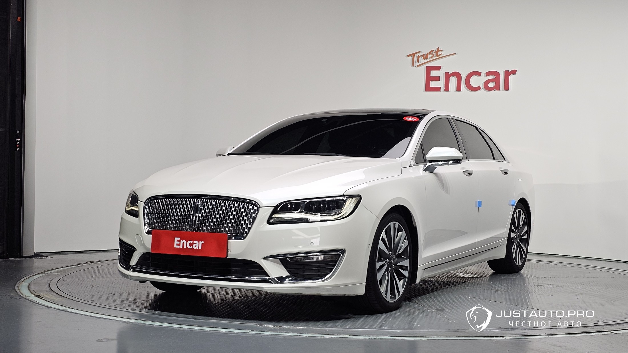 Автомобиль Lincoln MKZ