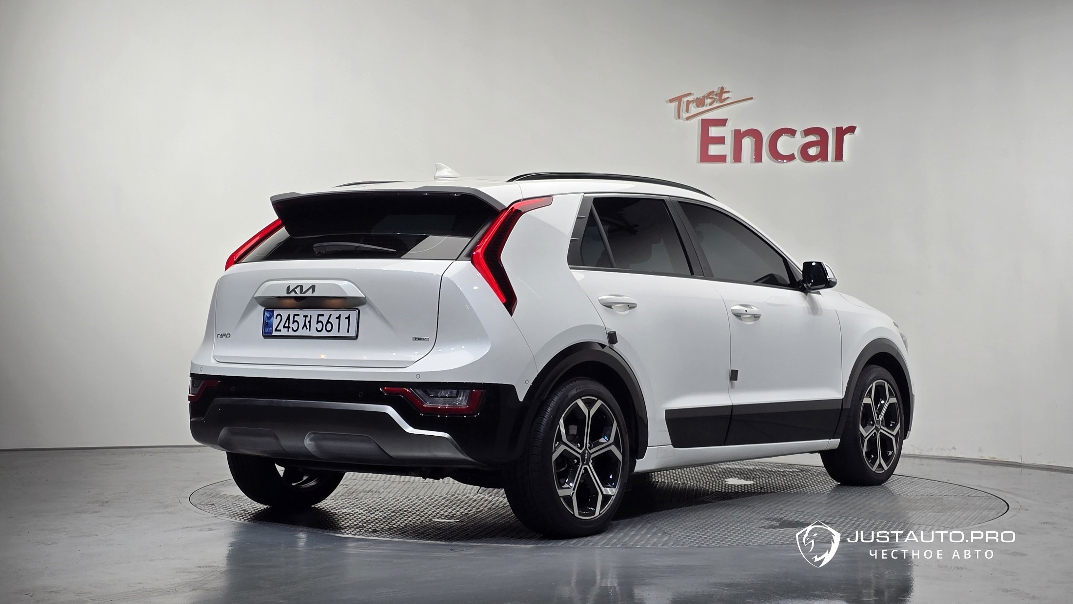 Автомобиль Kia Niro