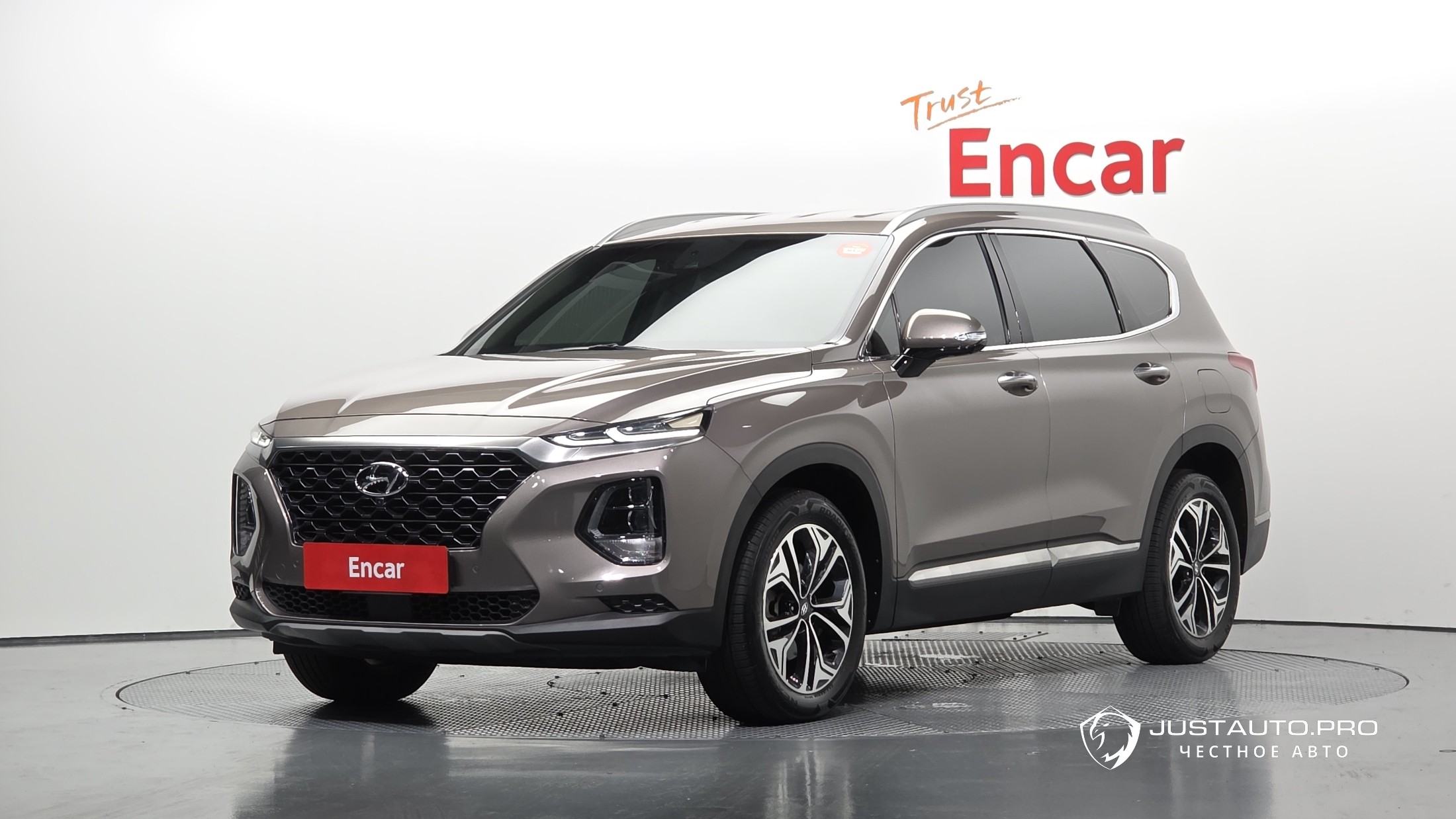 Автомобиль Hyundai Santafe