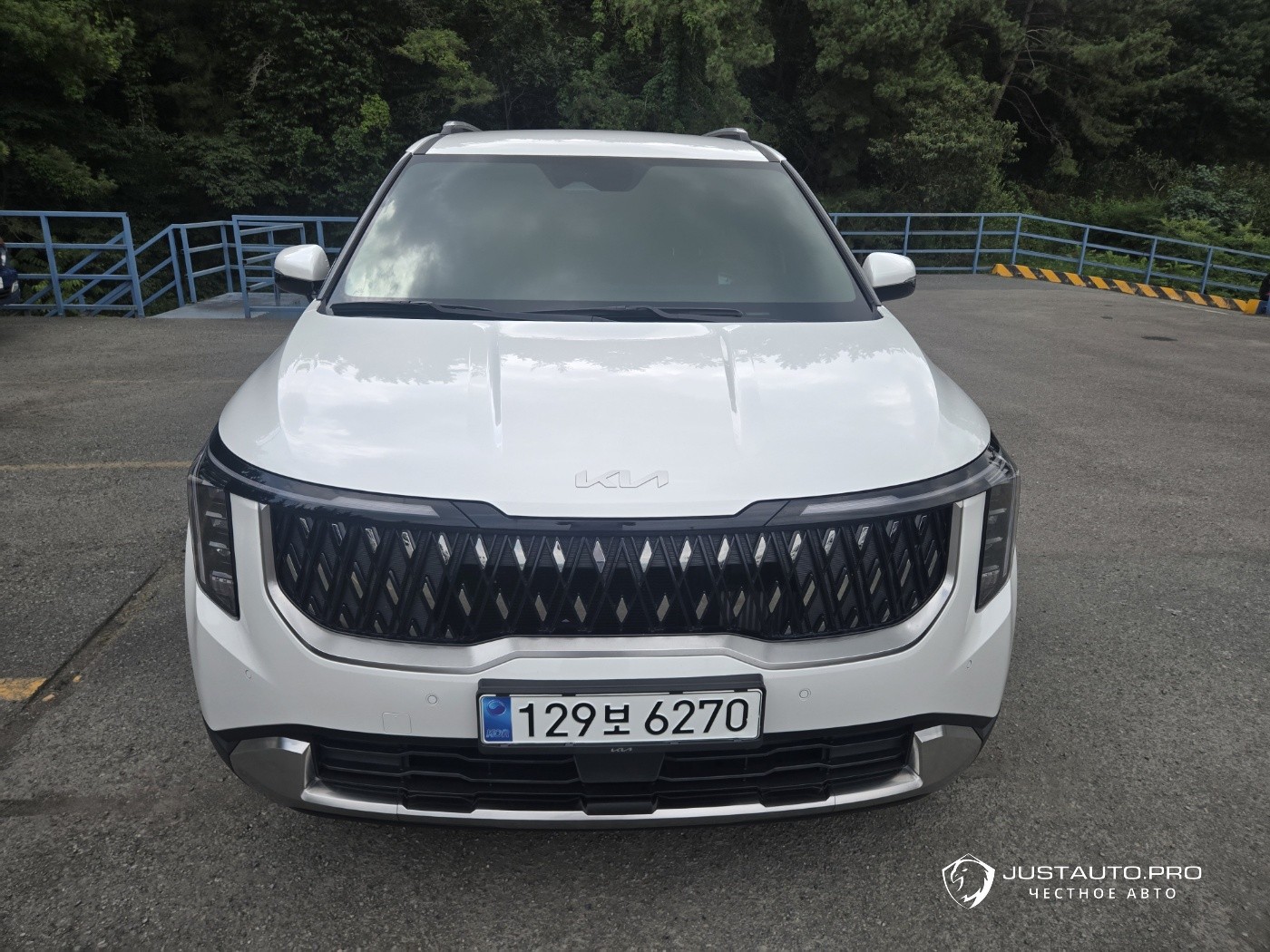 Автомобиль Kia Canival