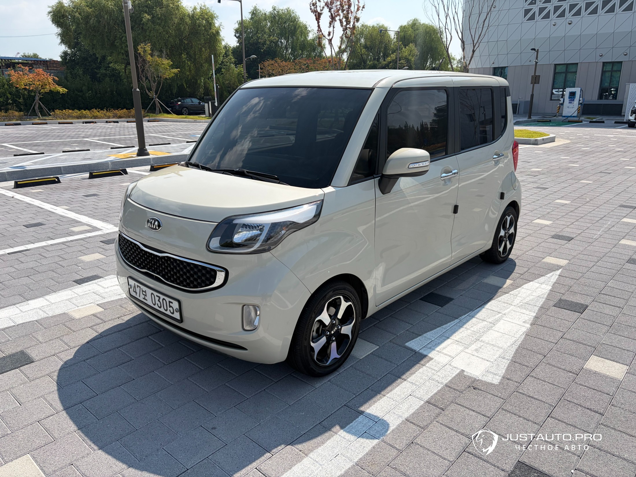 Автомобиль Kia RAY