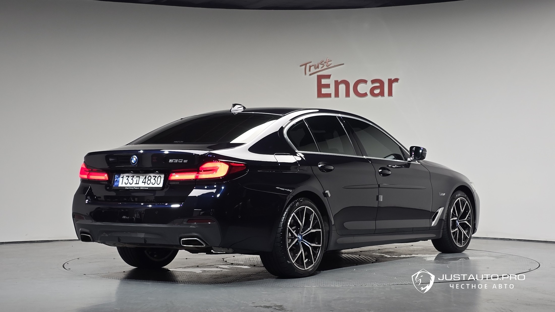 Автомобиль BMW 5-Series