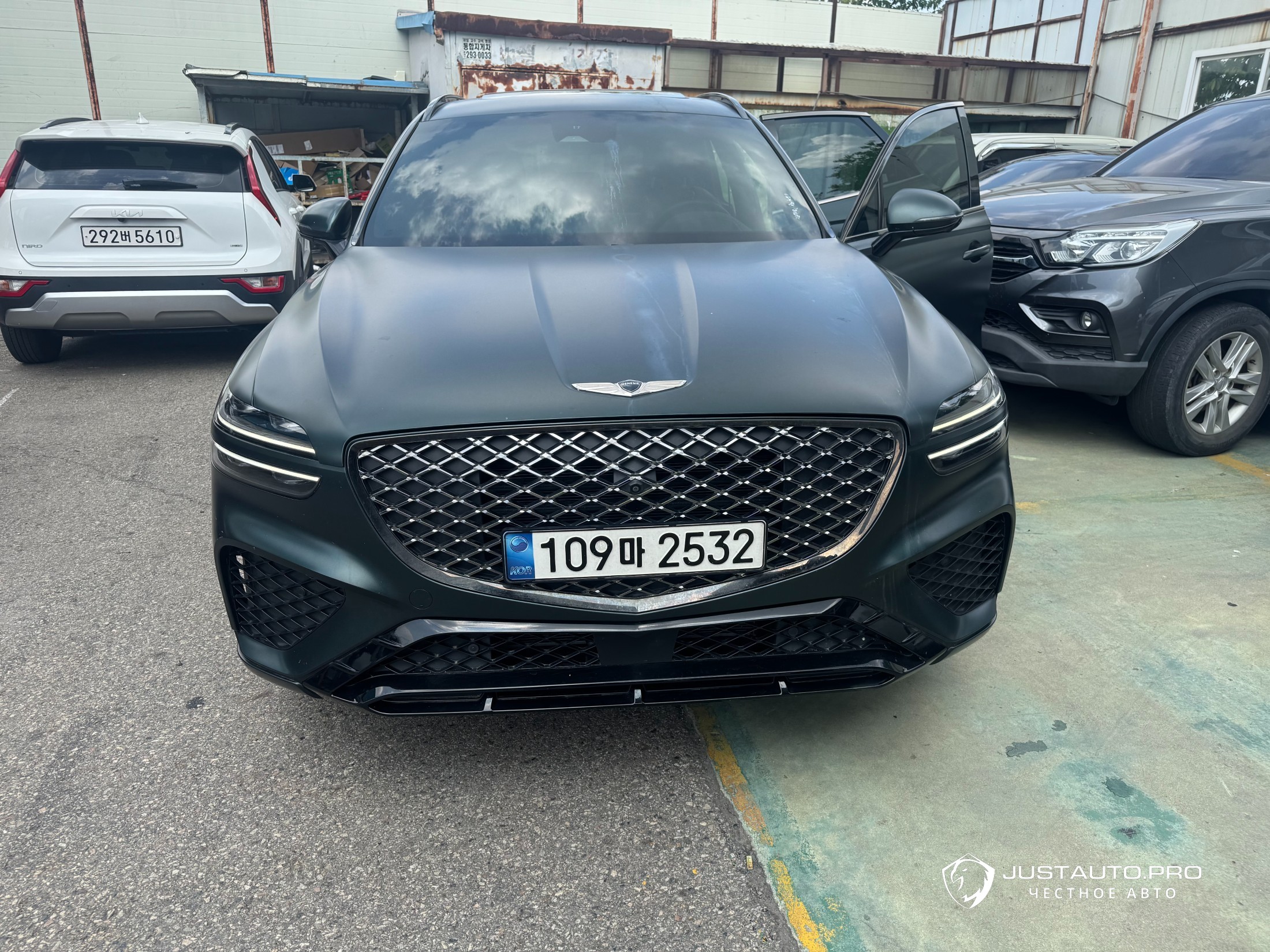 Автомобиль Genesis GV70