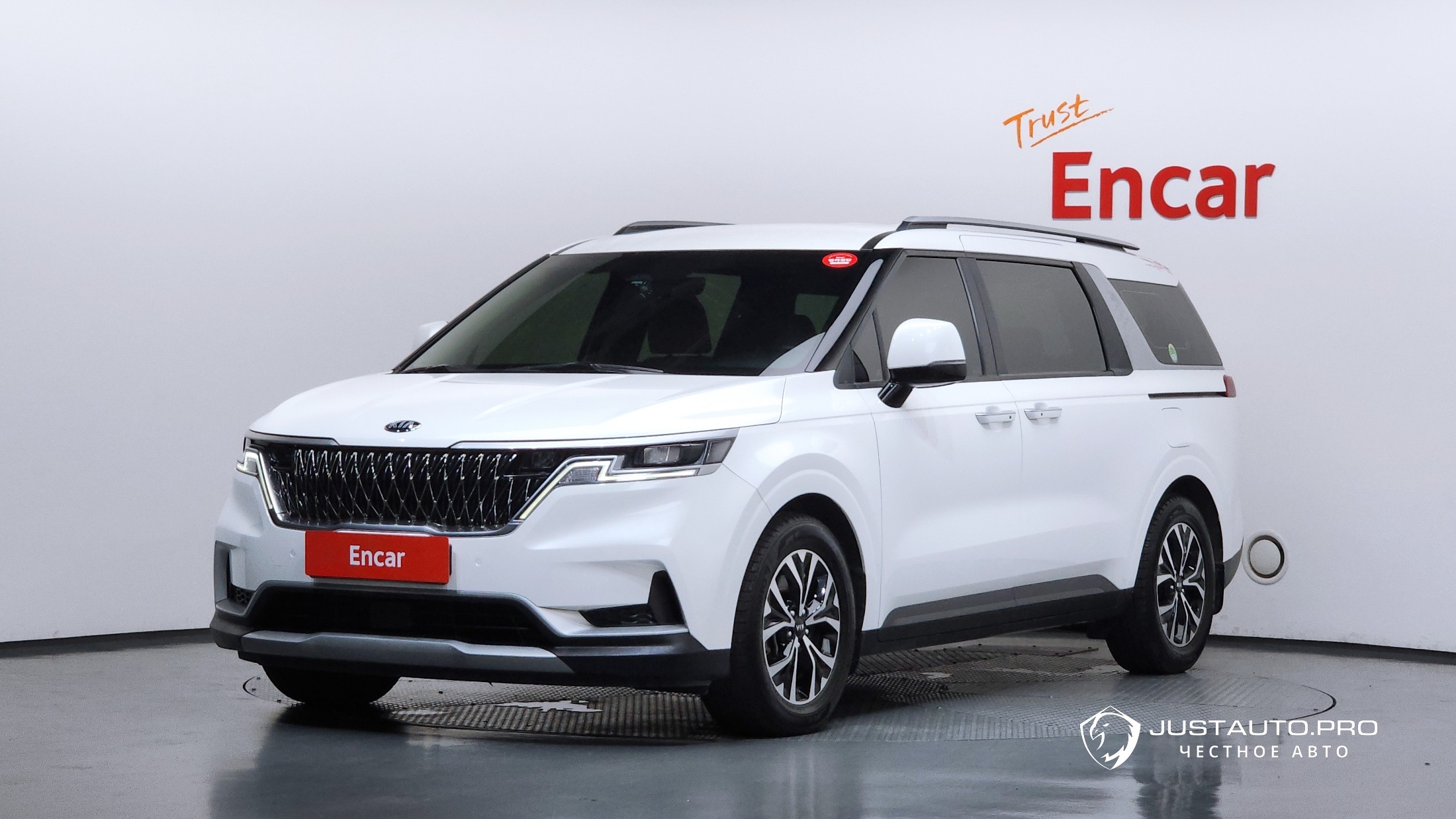 Автомобиль Kia Canival