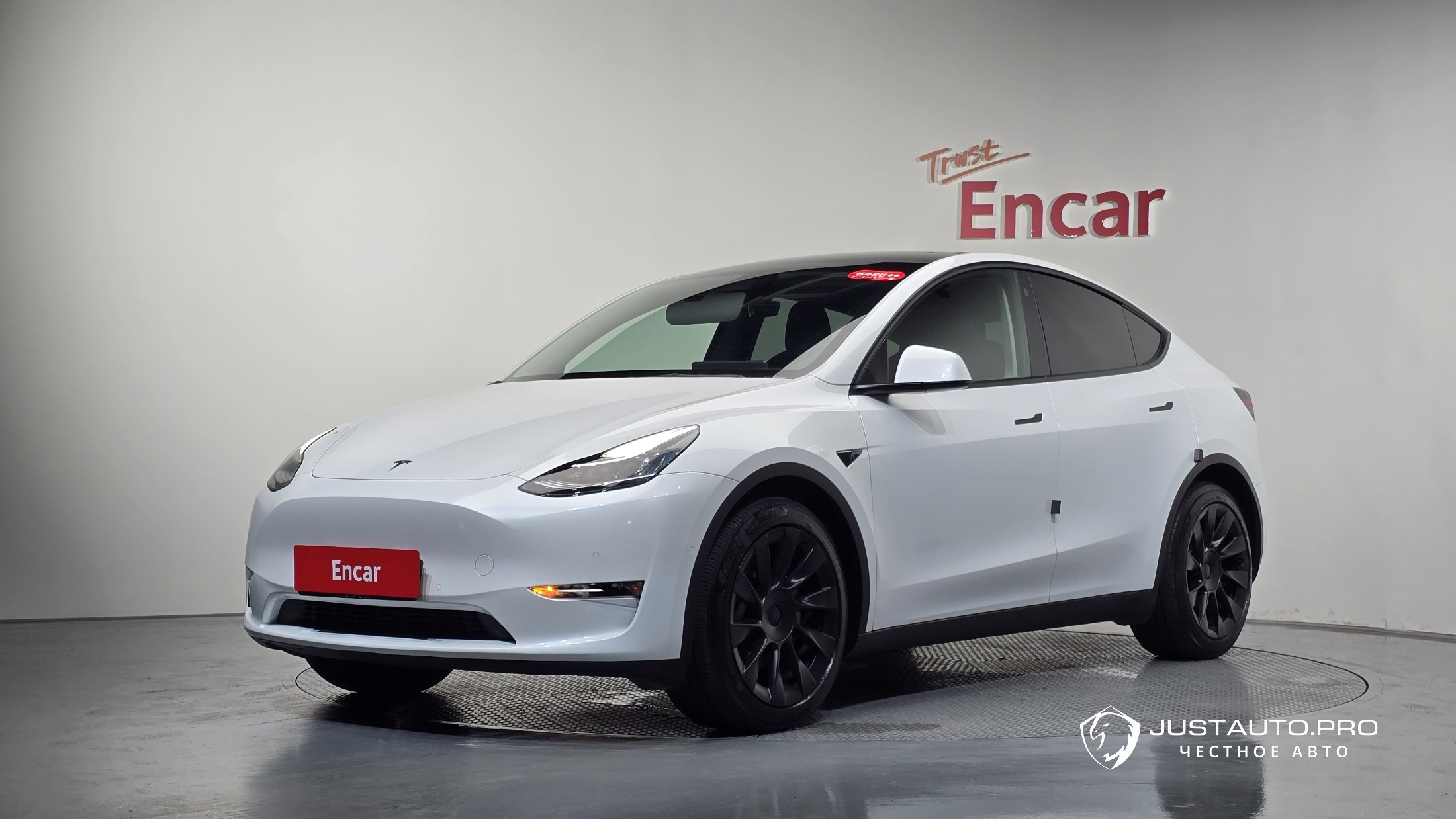 Автомобиль Tesla Model Y