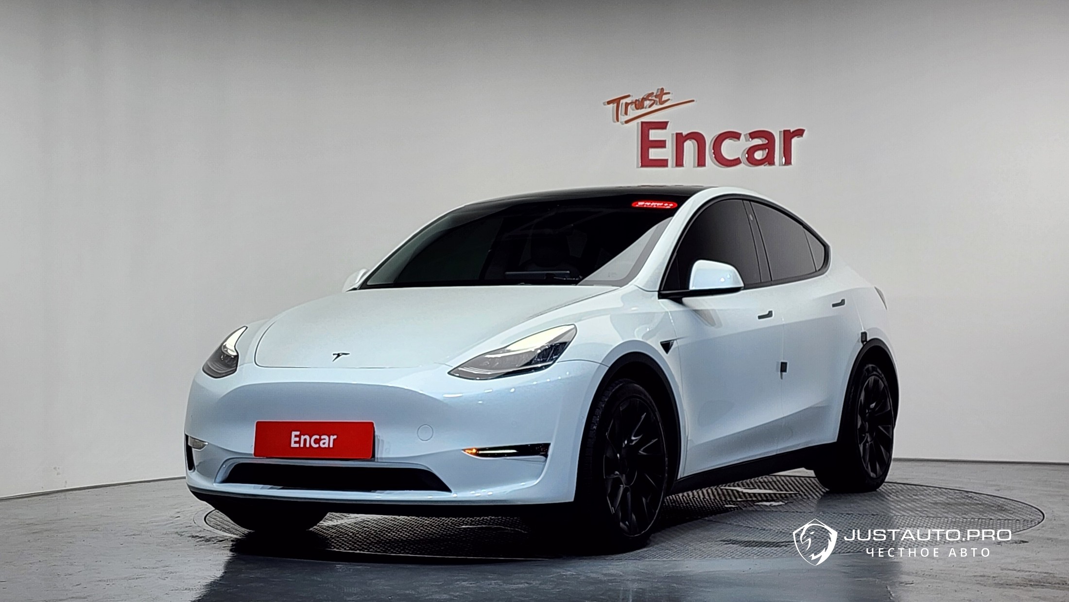 Автомобиль Tesla Model Y