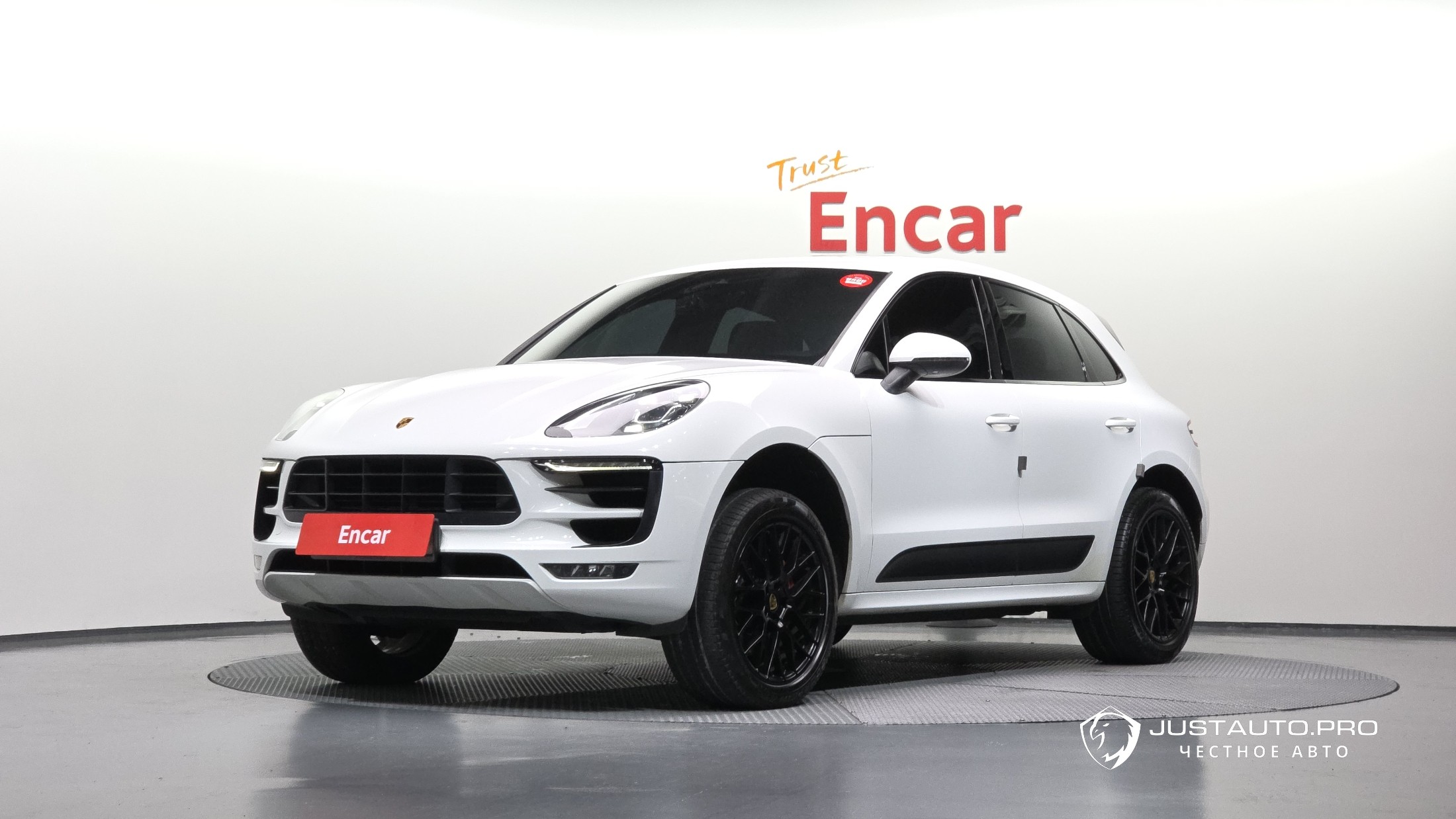 Автомобиль Porsche Macan