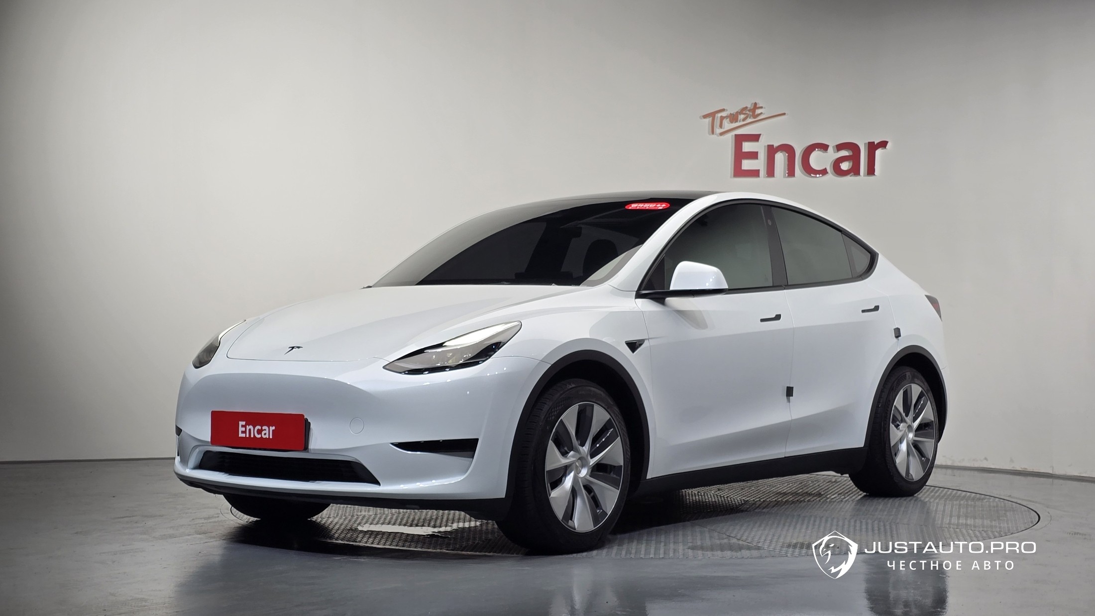 Автомобиль Tesla Model Y