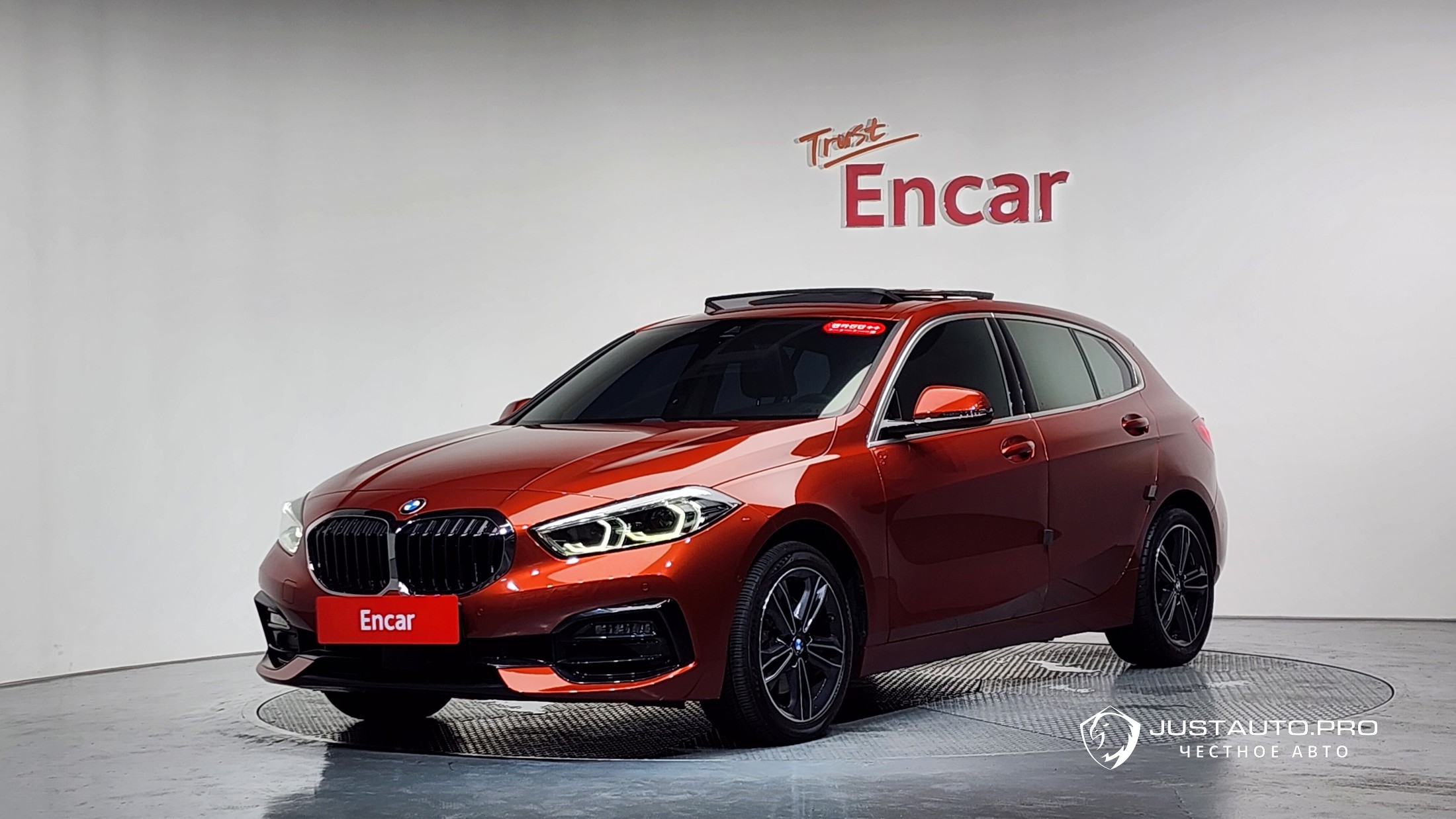 Автомобиль BMW 1-Series