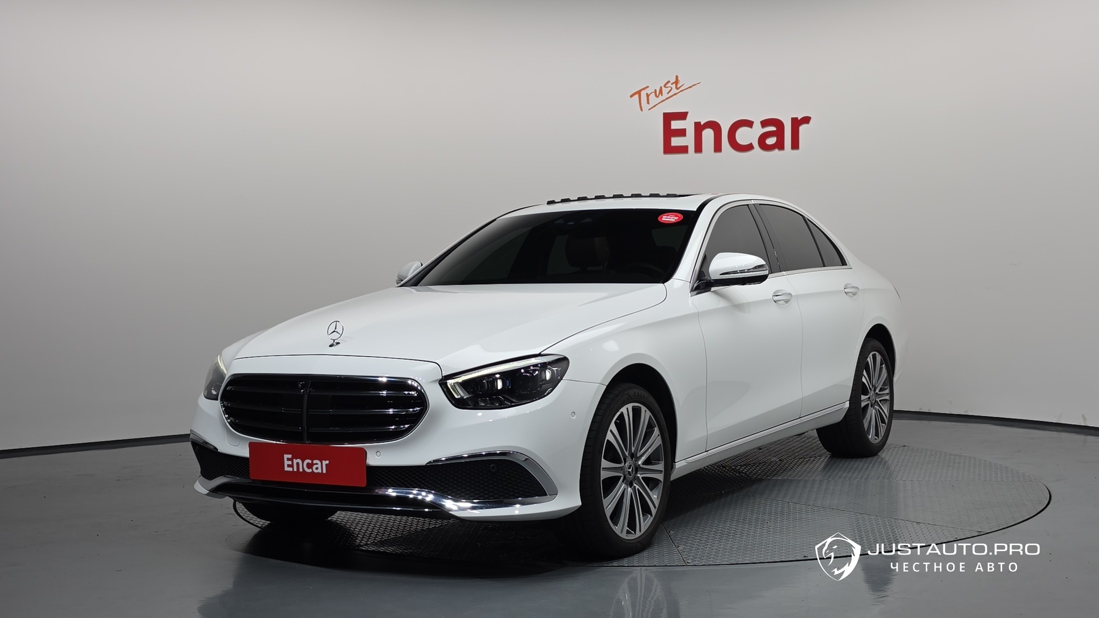 Автомобиль Mercedes-Benz E-Class