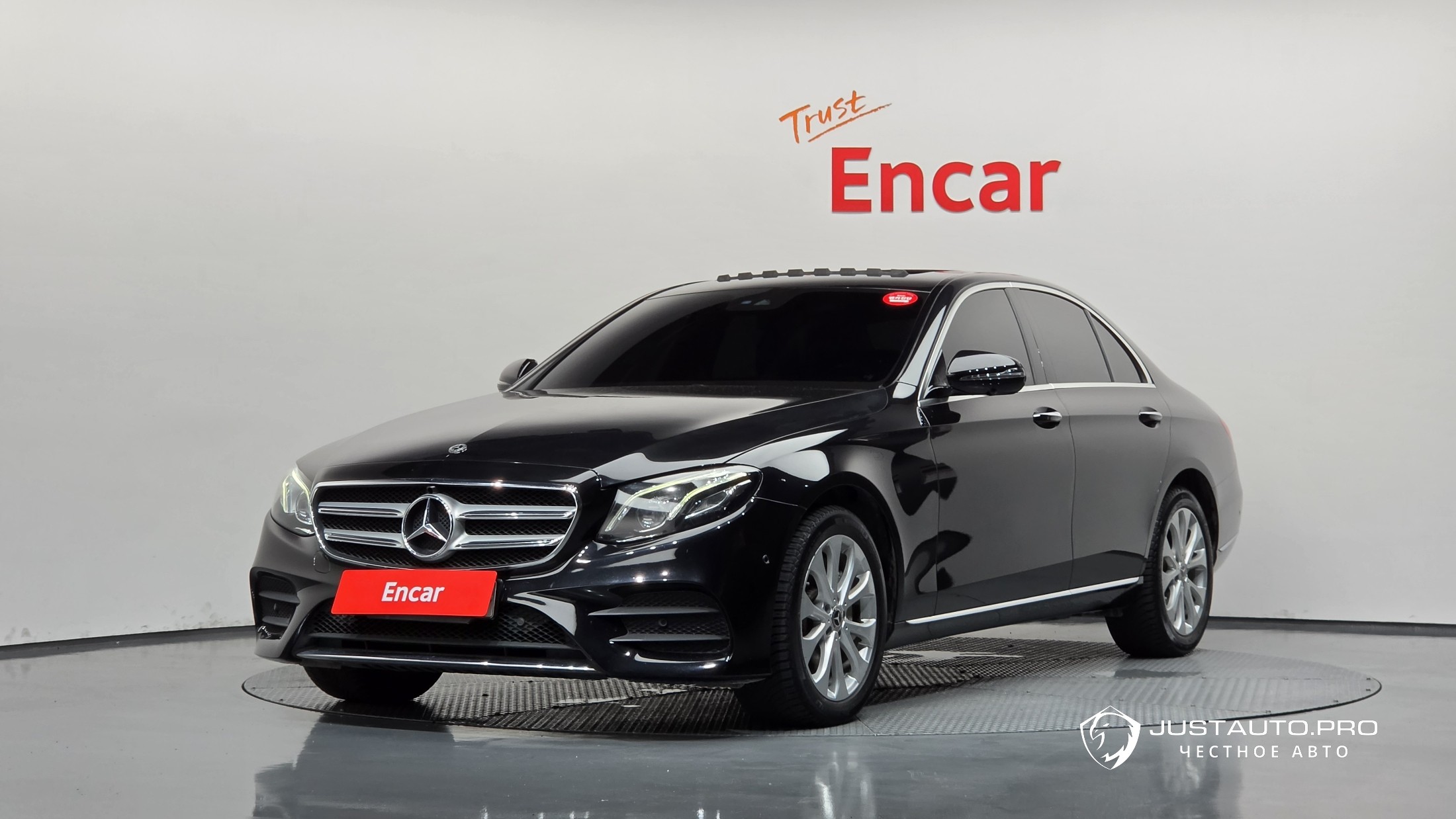Автомобиль Mercedes-Benz E-Class
