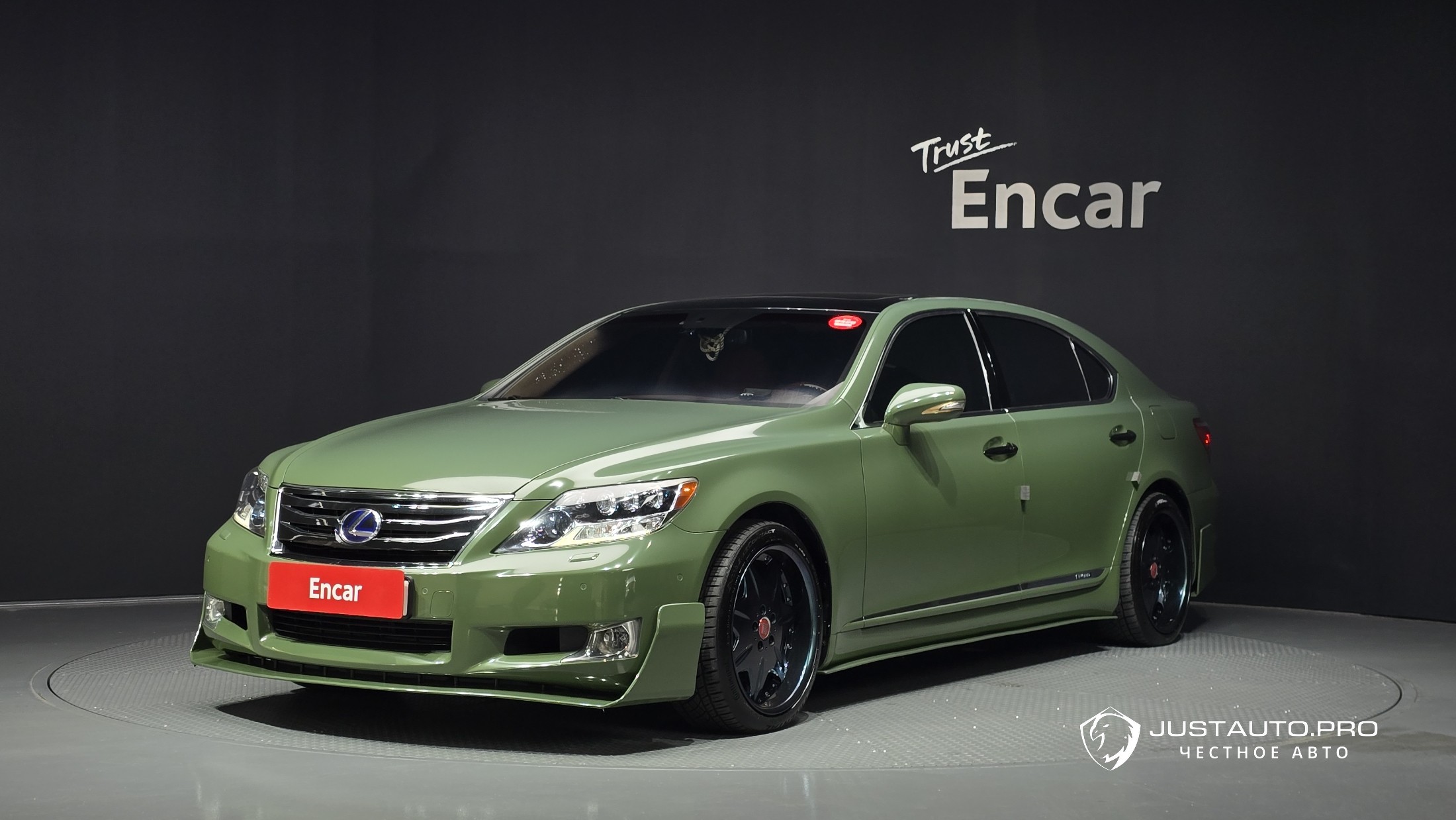 Автомобиль Lexus LS