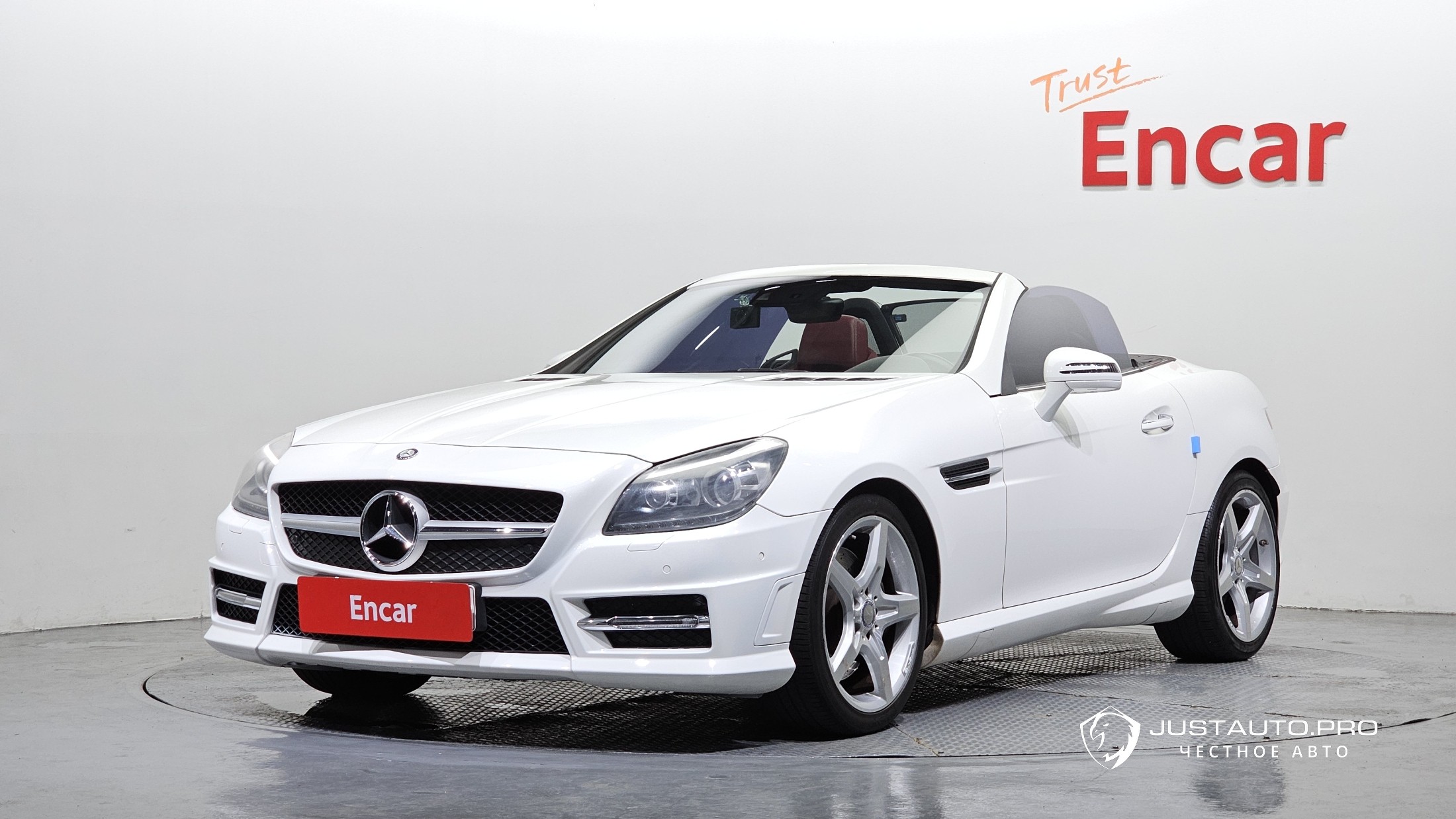 Автомобиль Mercedes-Benz SLK-Class