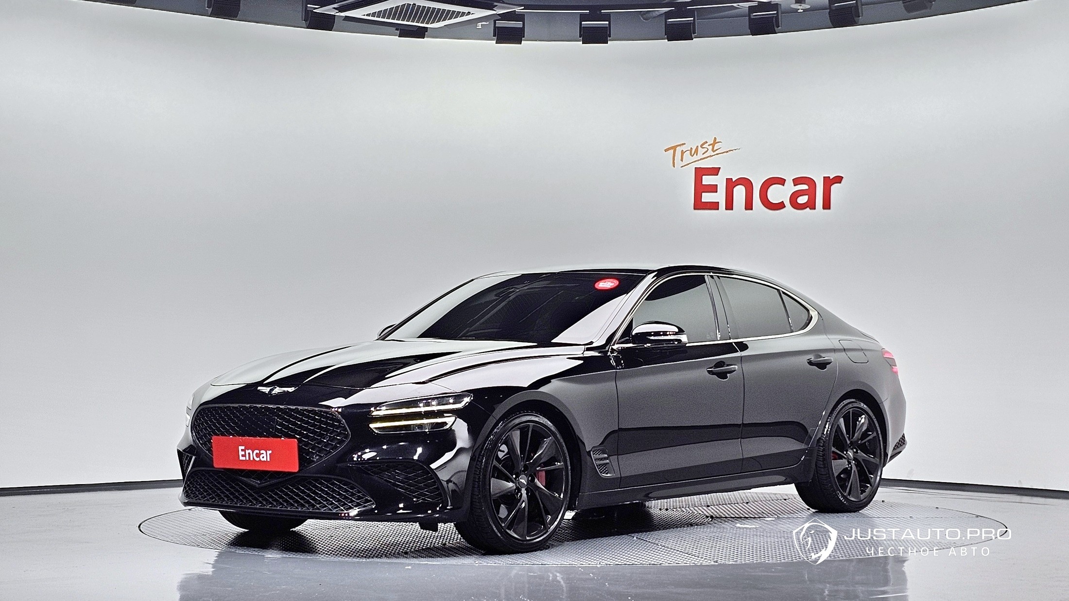 Автомобиль Genesis G70