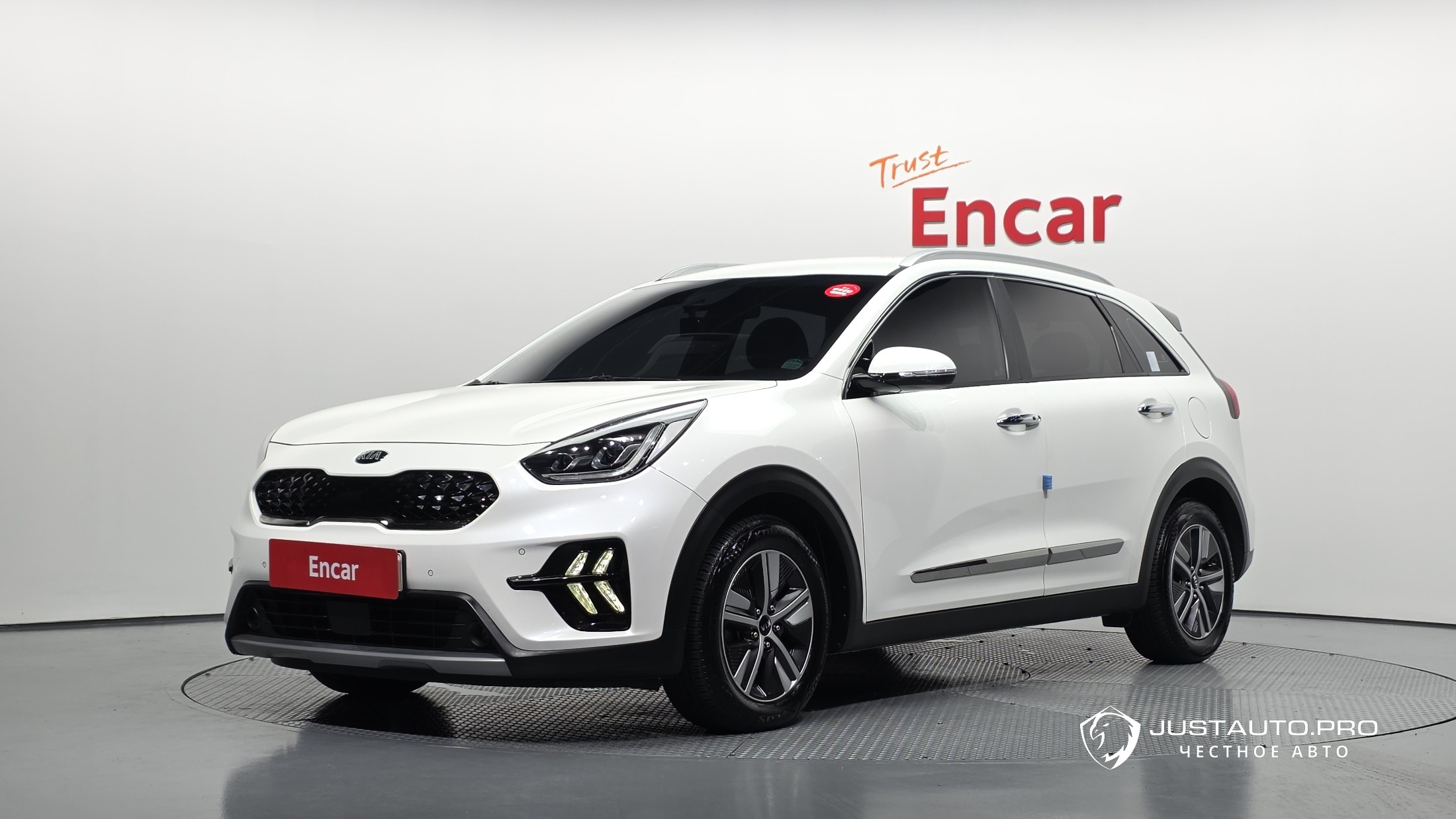 Автомобиль Kia Niro