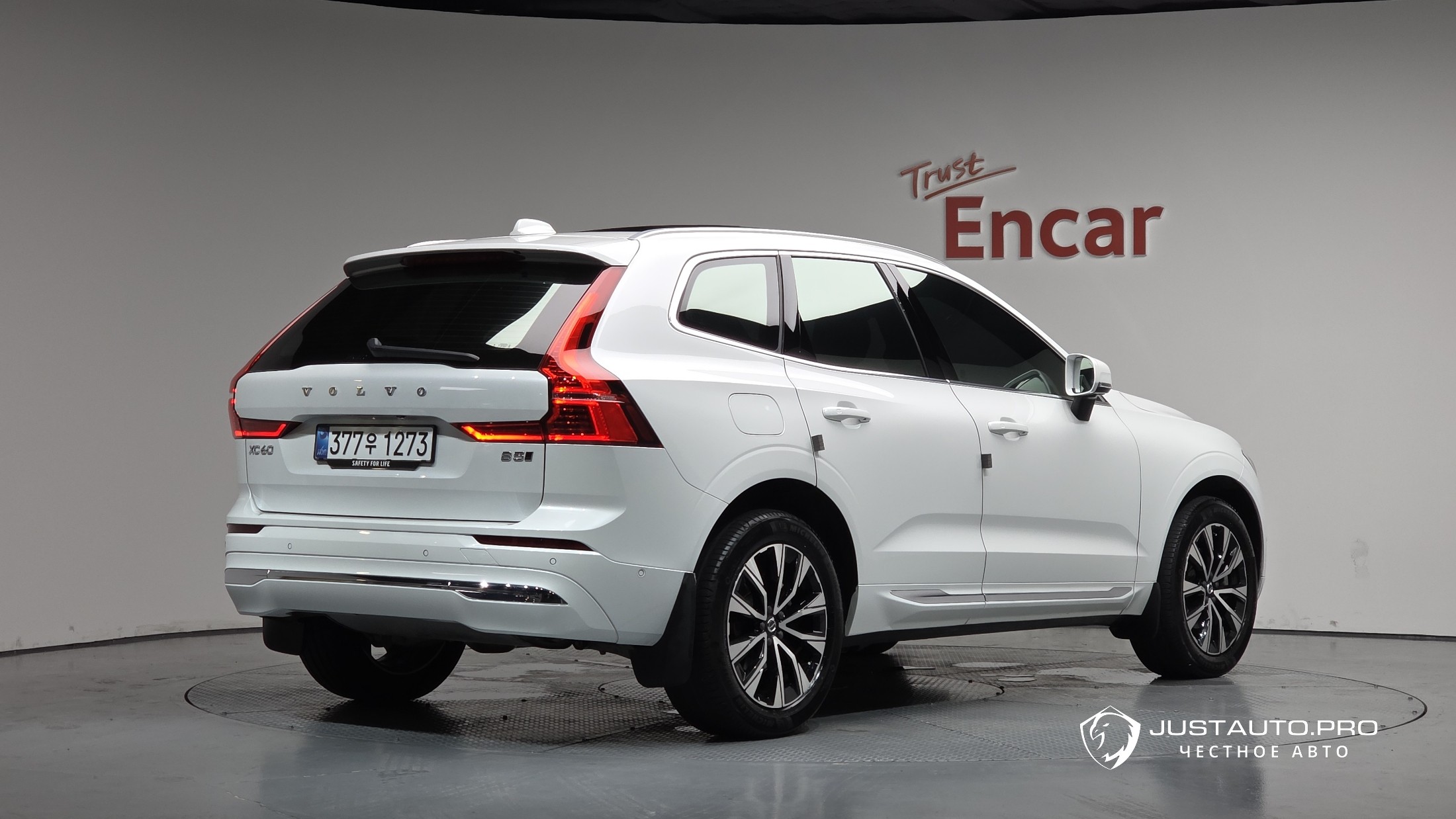 Автомобиль Volvo XC60