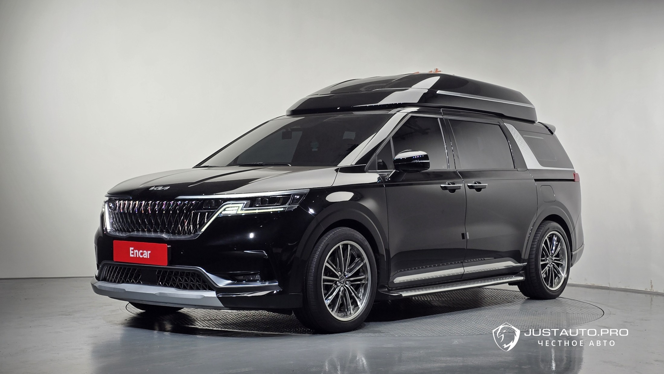 Автомобиль Kia Canival
