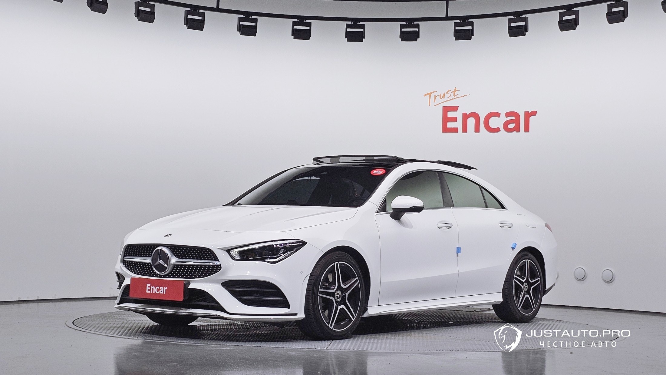 Автомобиль Mercedes-Benz CLA-Class