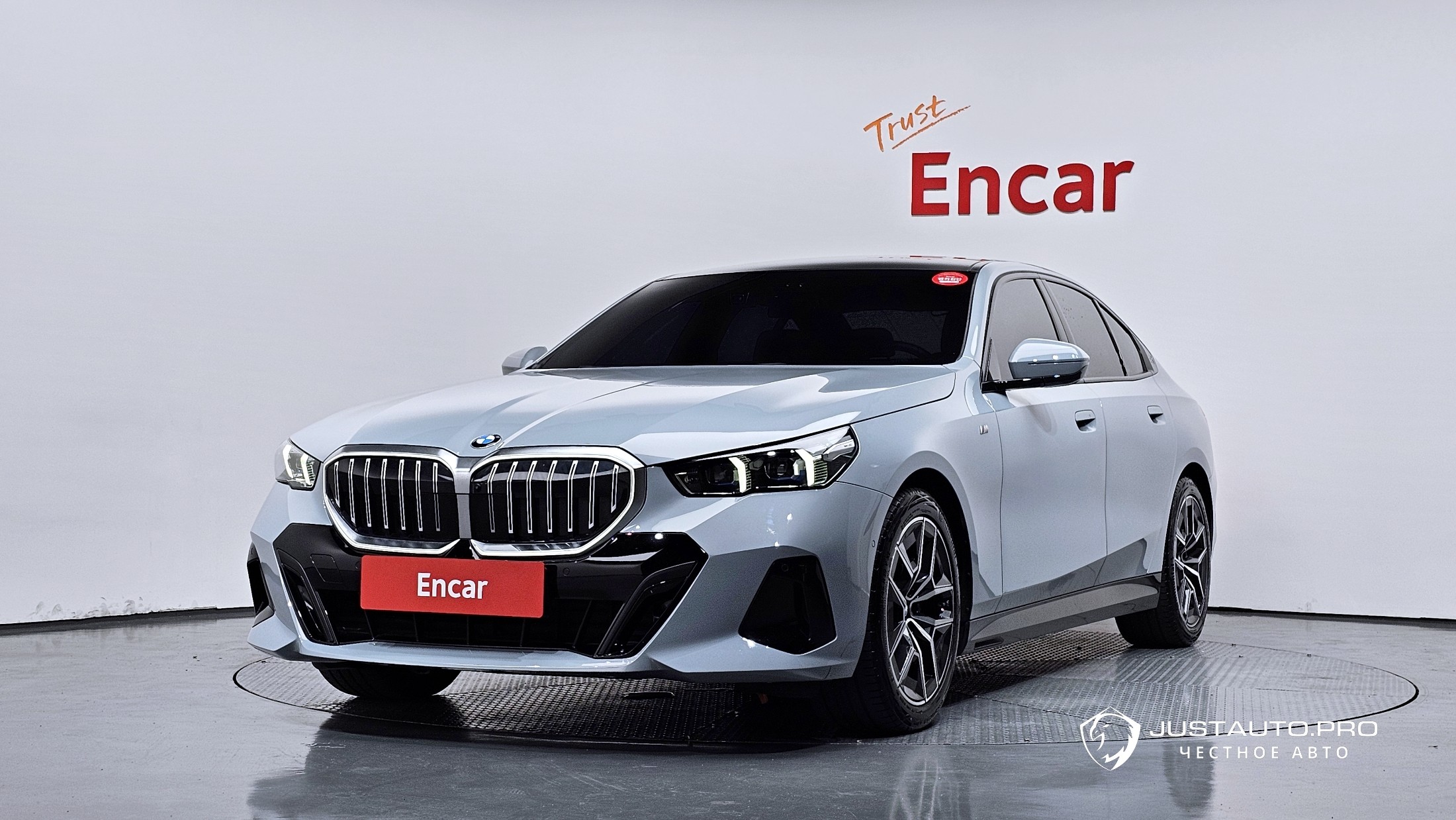 Автомобиль BMW 5-Series