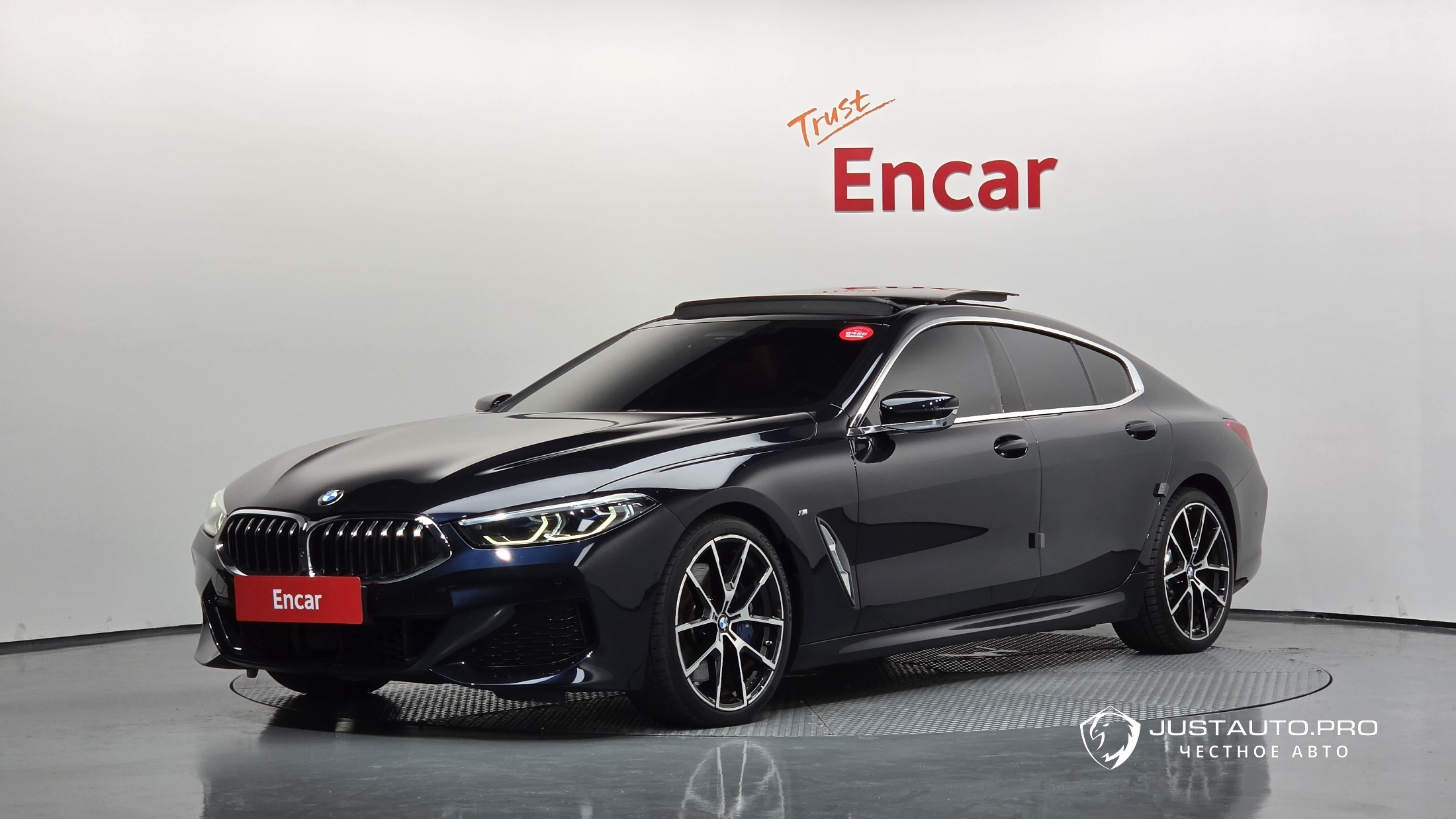 Автомобиль BMW 8-Series
