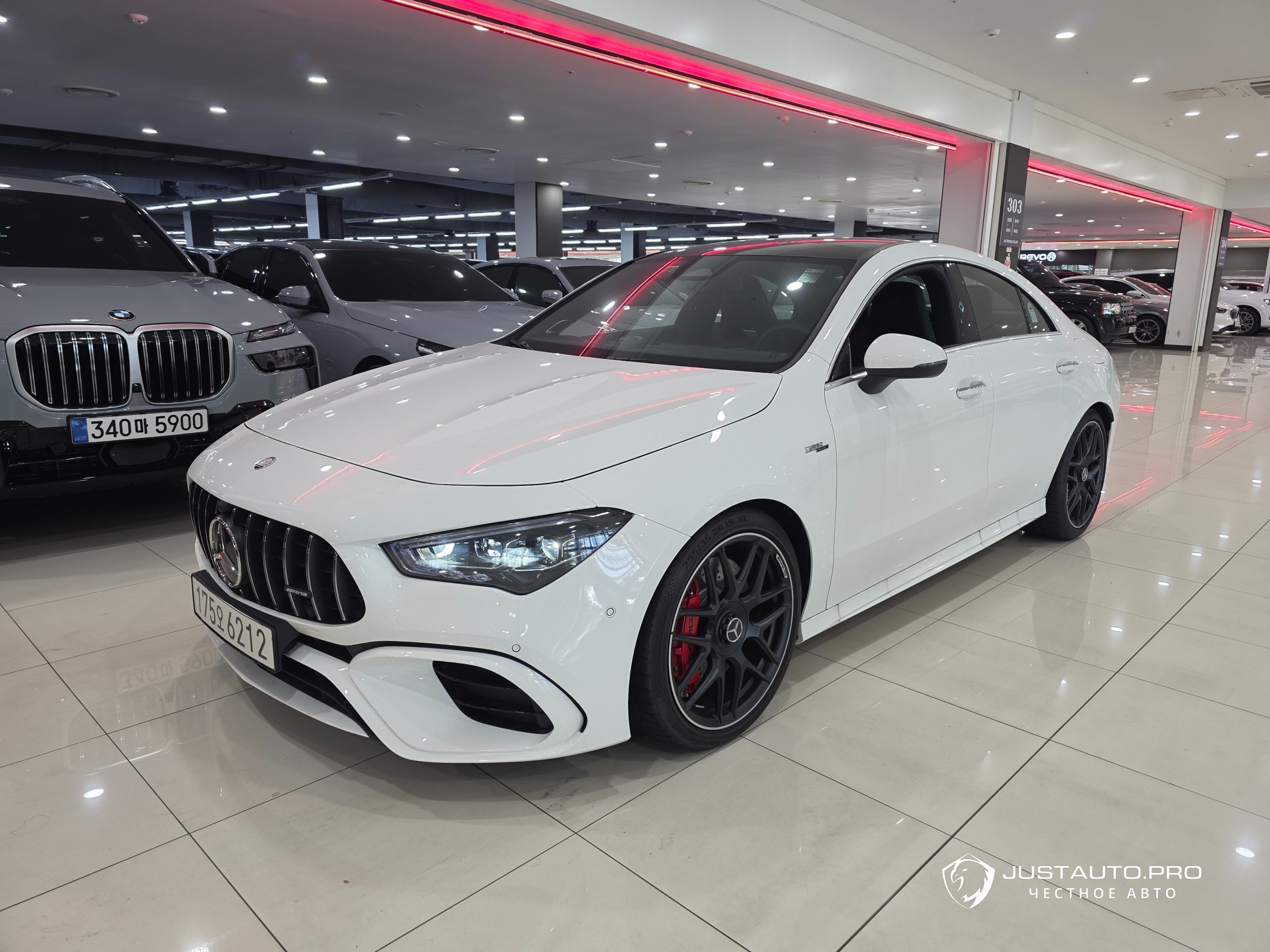 Автомобиль Mercedes-Benz CLA-Class