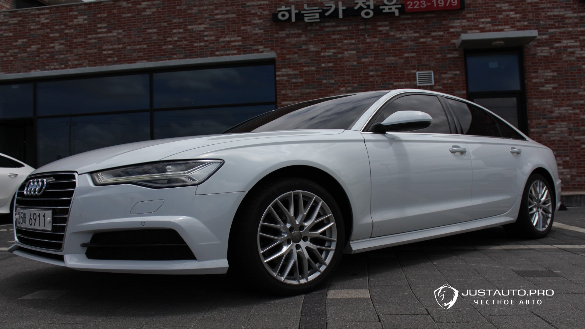 Автомобиль Audi A6