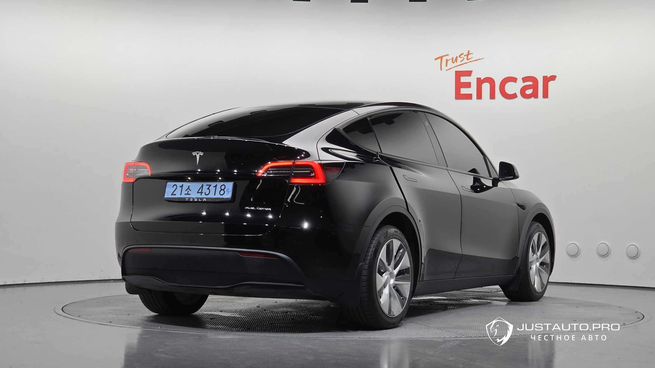 Автомобиль Tesla Model Y