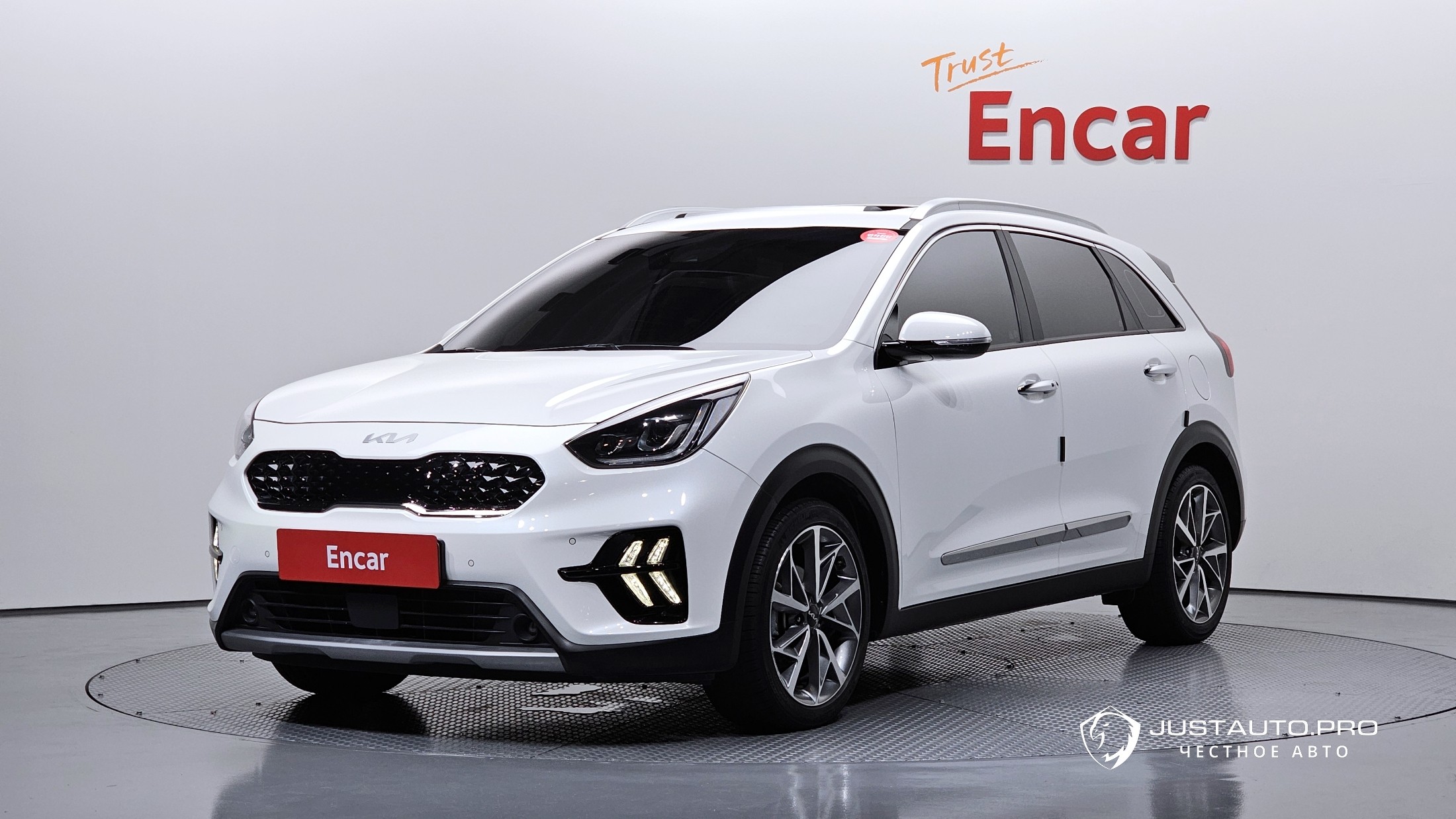 Автомобиль Kia Niro