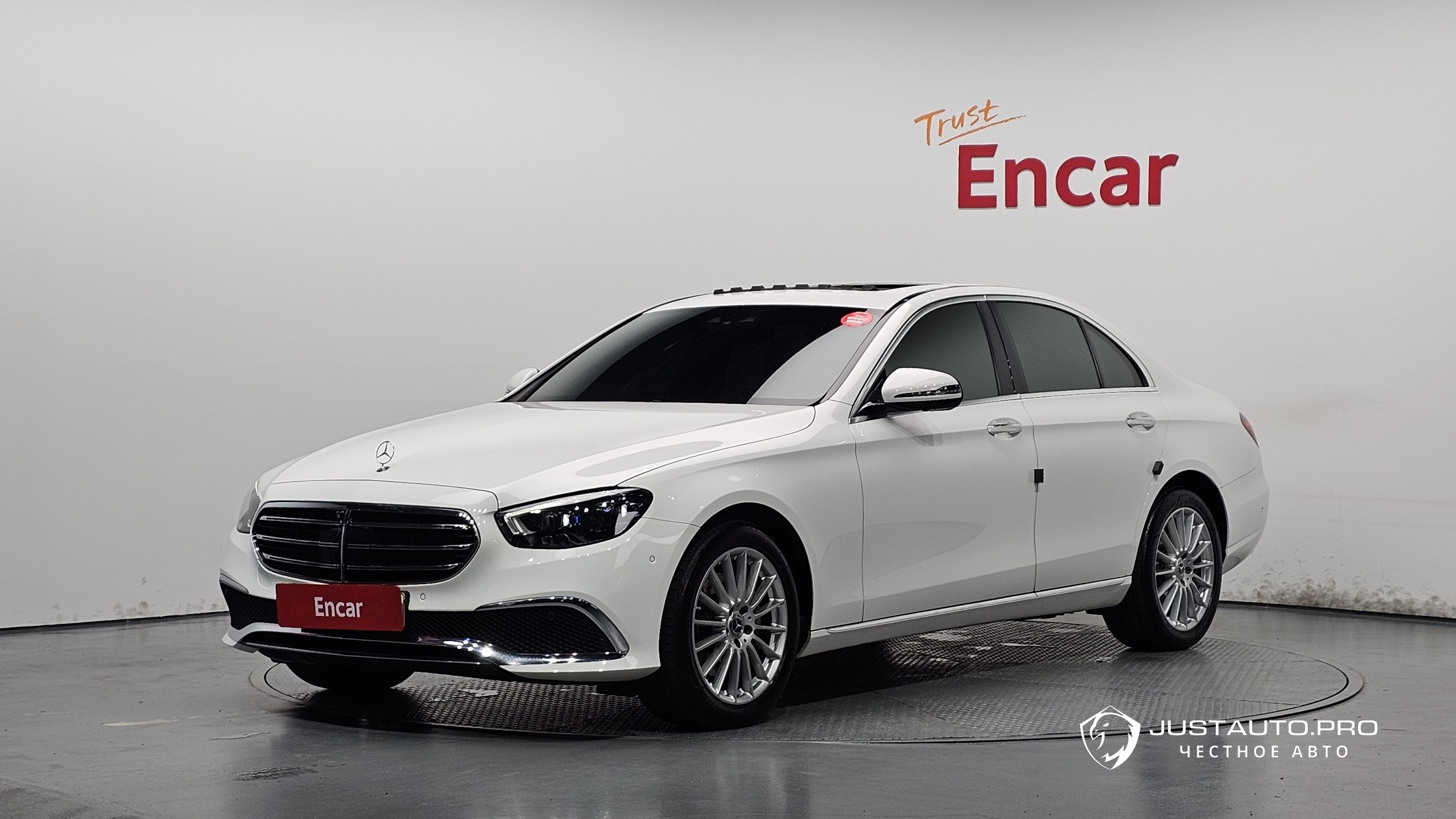 Автомобиль Mercedes-Benz E-Class