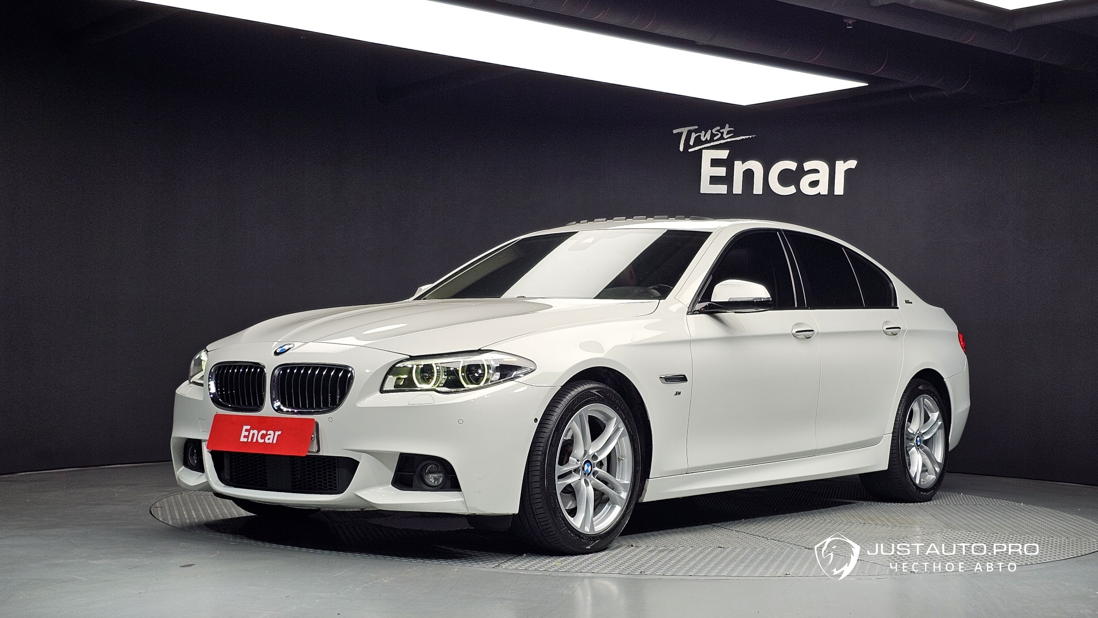 Автомобиль BMW 5-Series