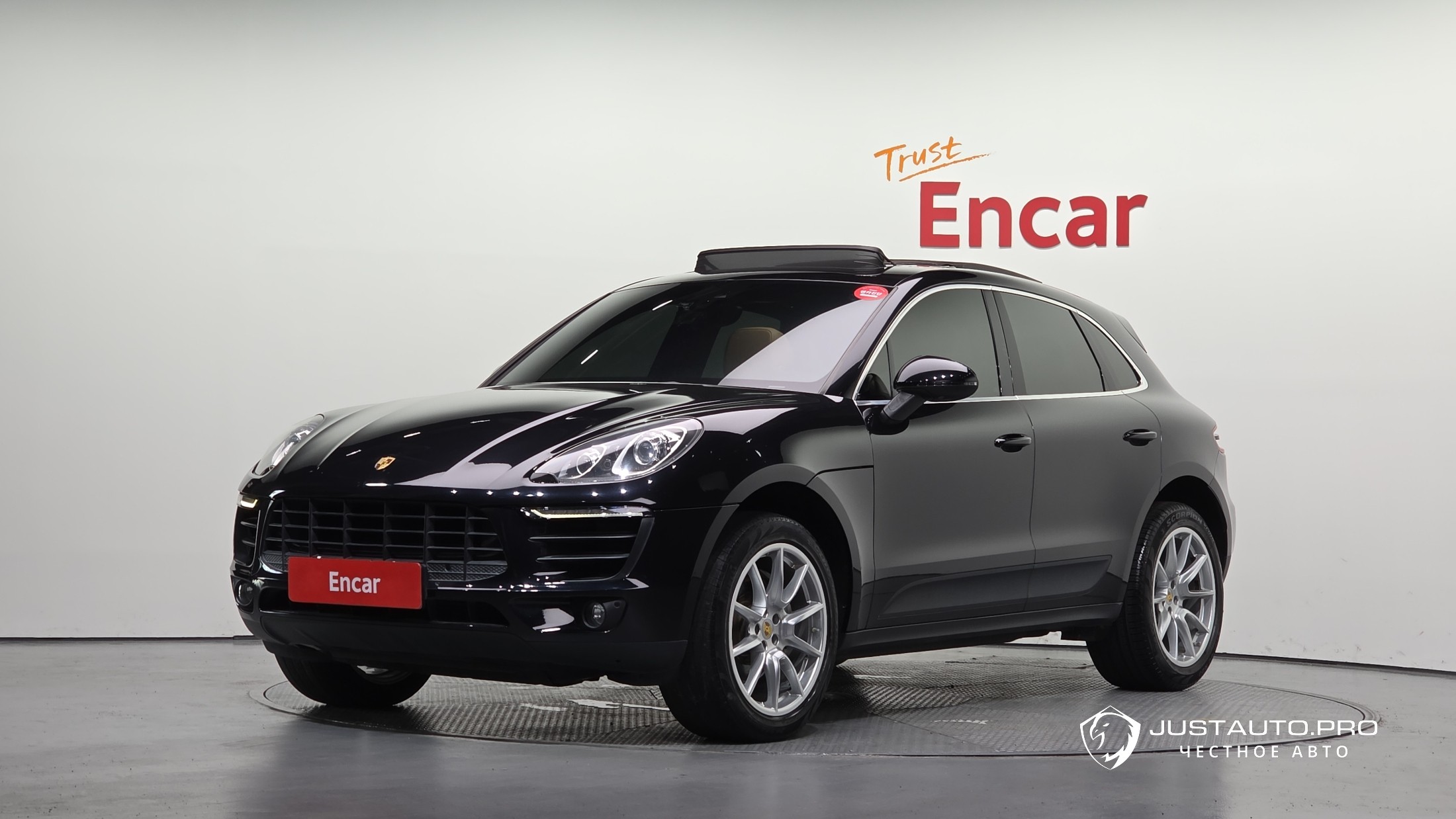 Автомобиль Porsche Macan