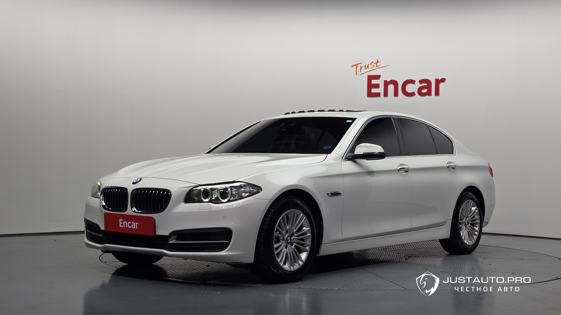 Автомобиль BMW 5-Series