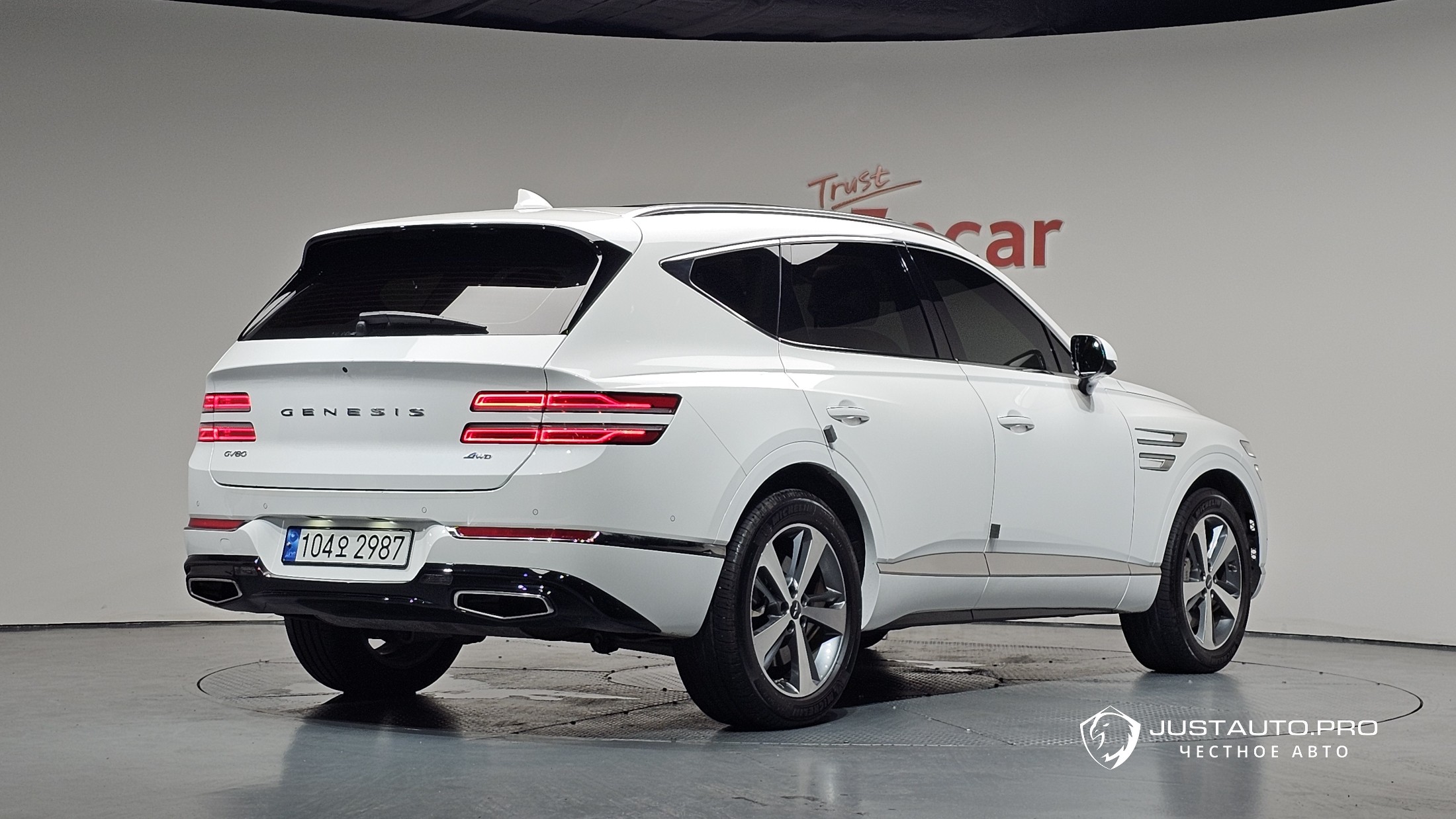 Автомобиль Genesis GV80
