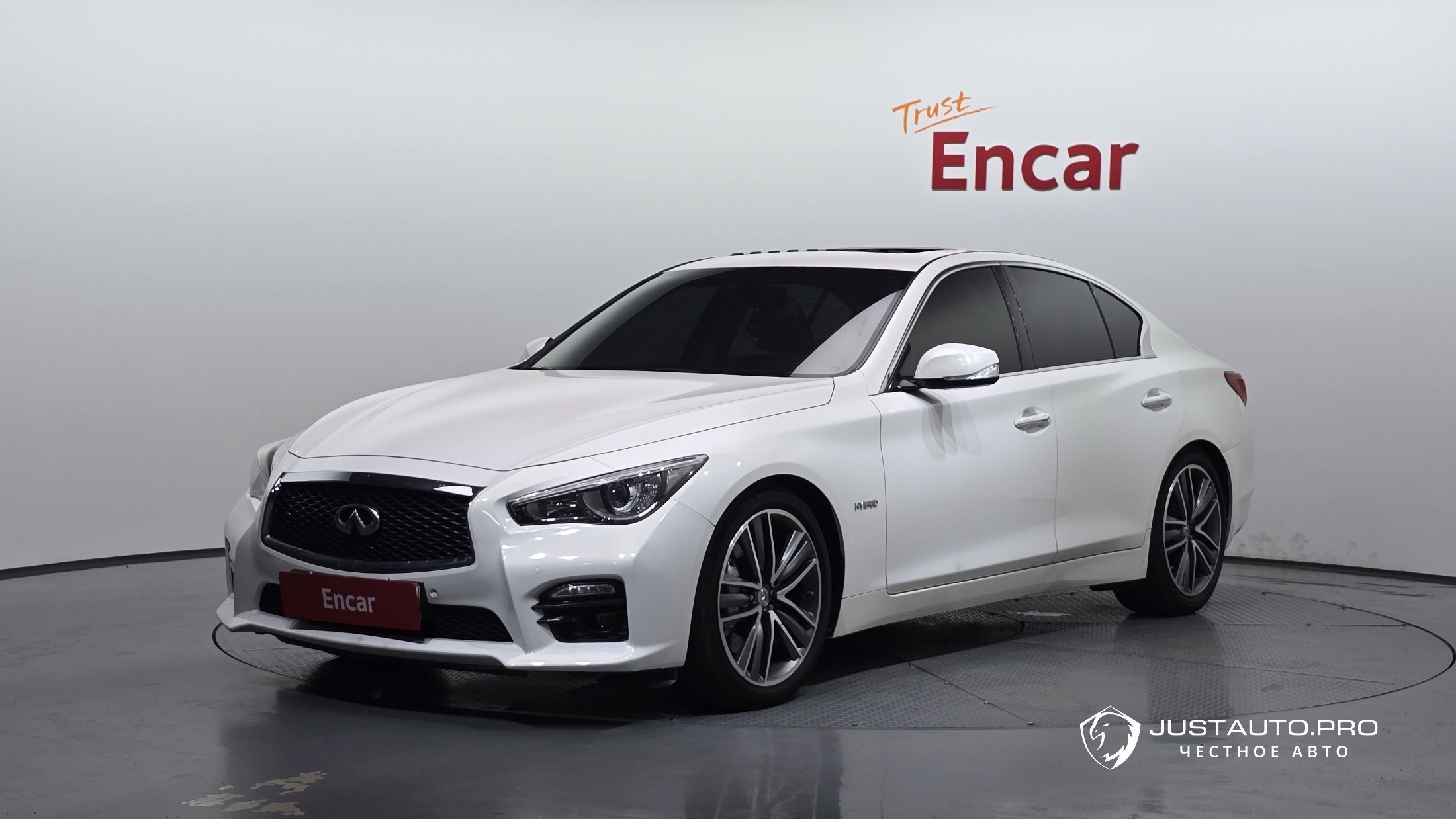 Автомобиль Infiniti Q50