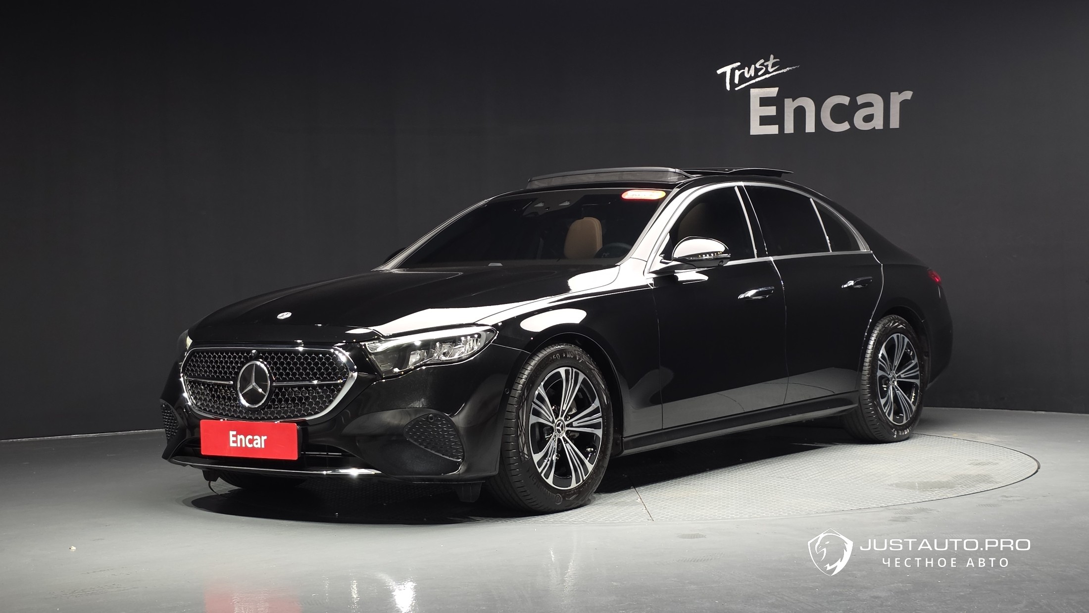Автомобиль Mercedes-Benz E-Class