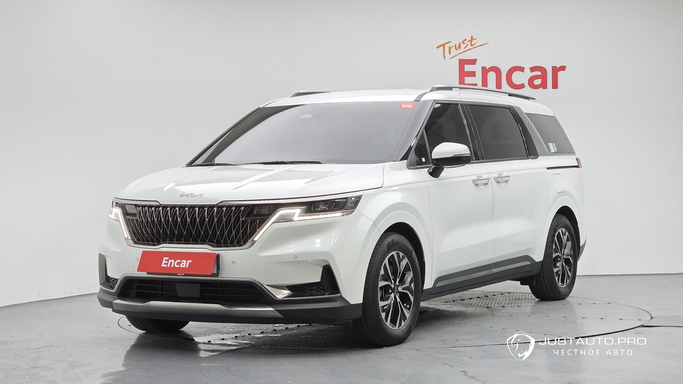 Автомобиль Kia Canival