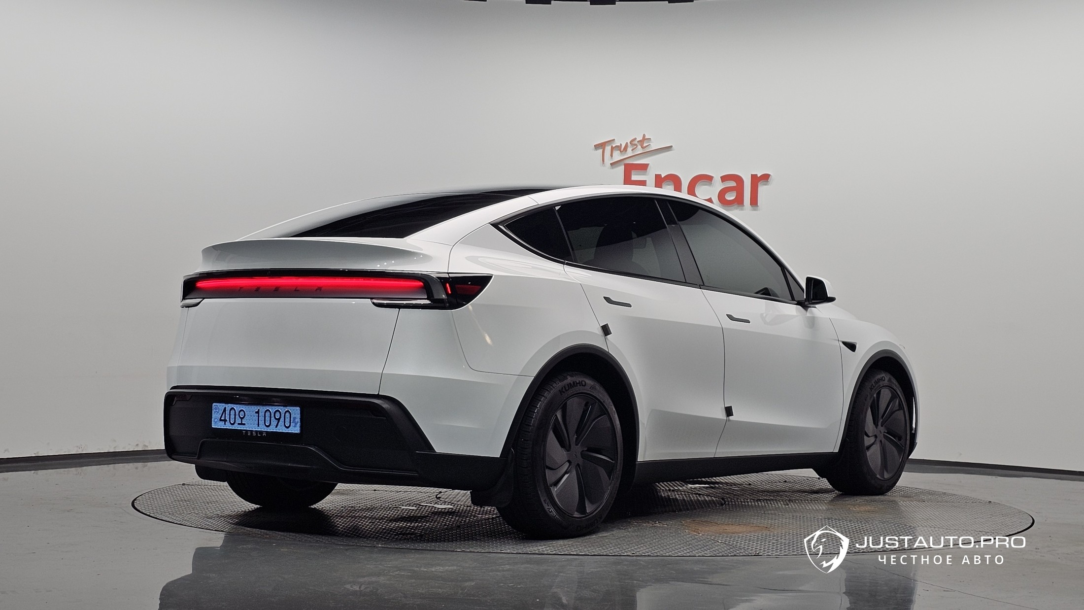 Автомобиль Tesla Model Y