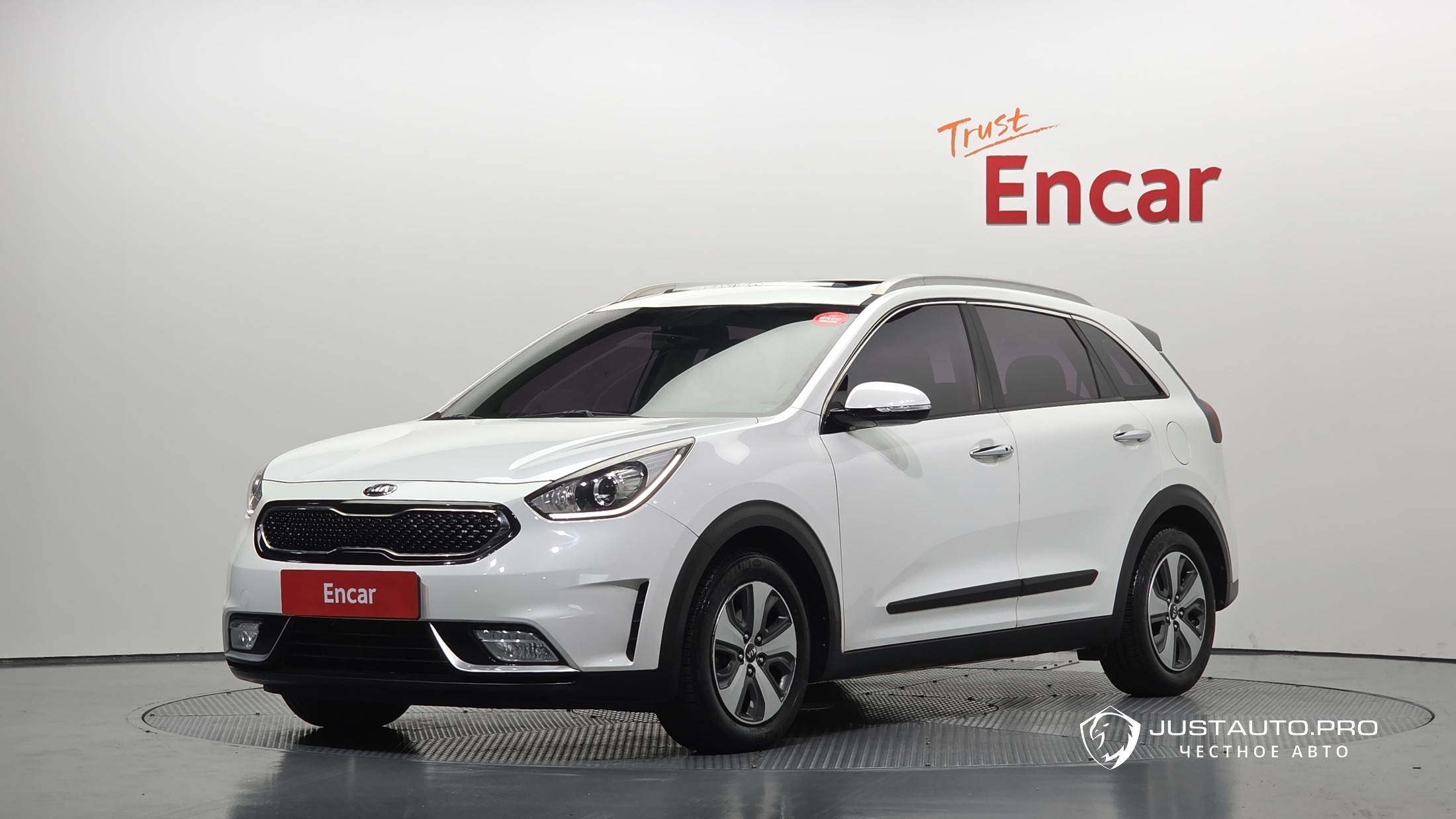 Автомобиль Kia Niro