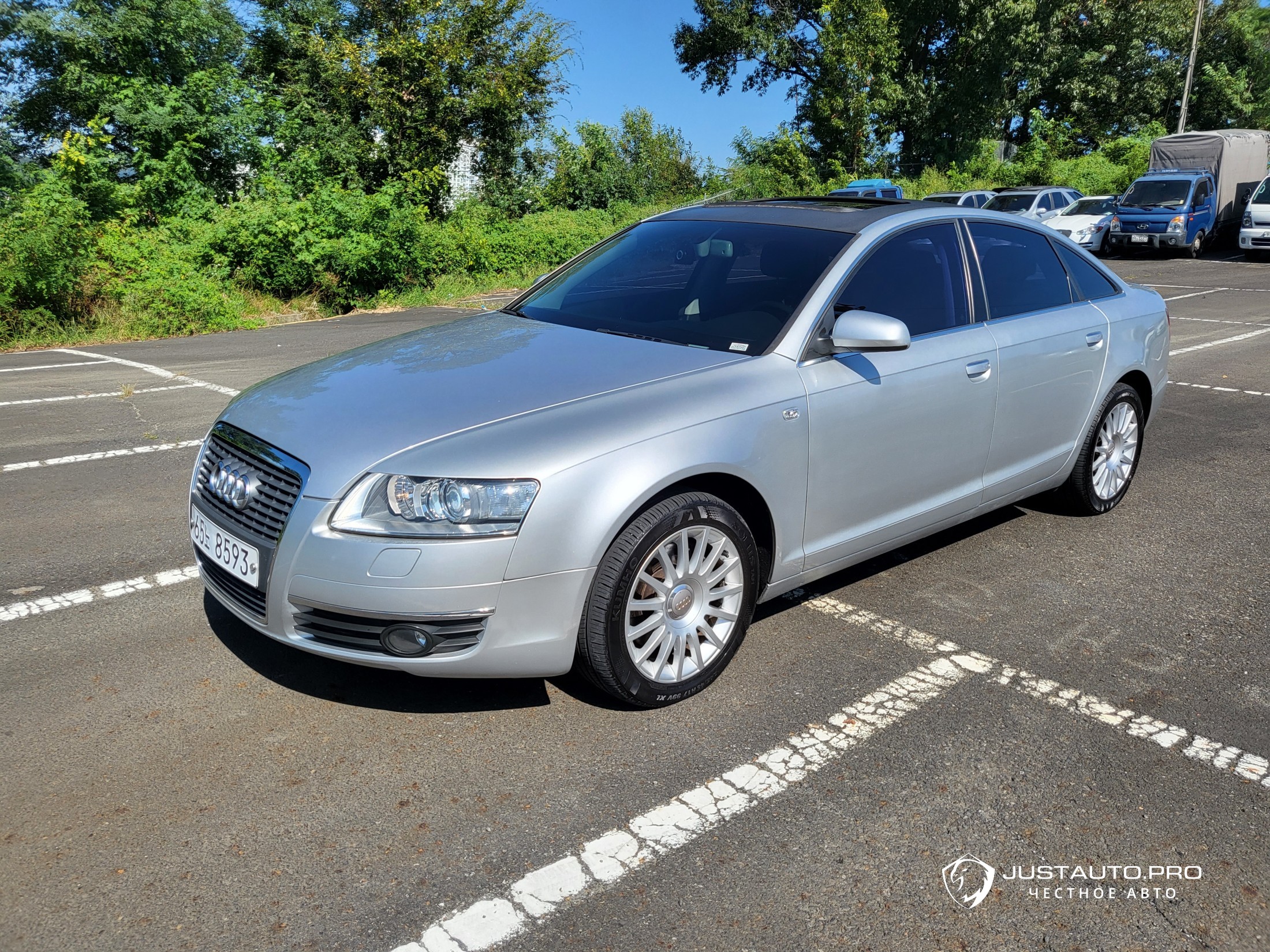 Автомобиль Audi A6