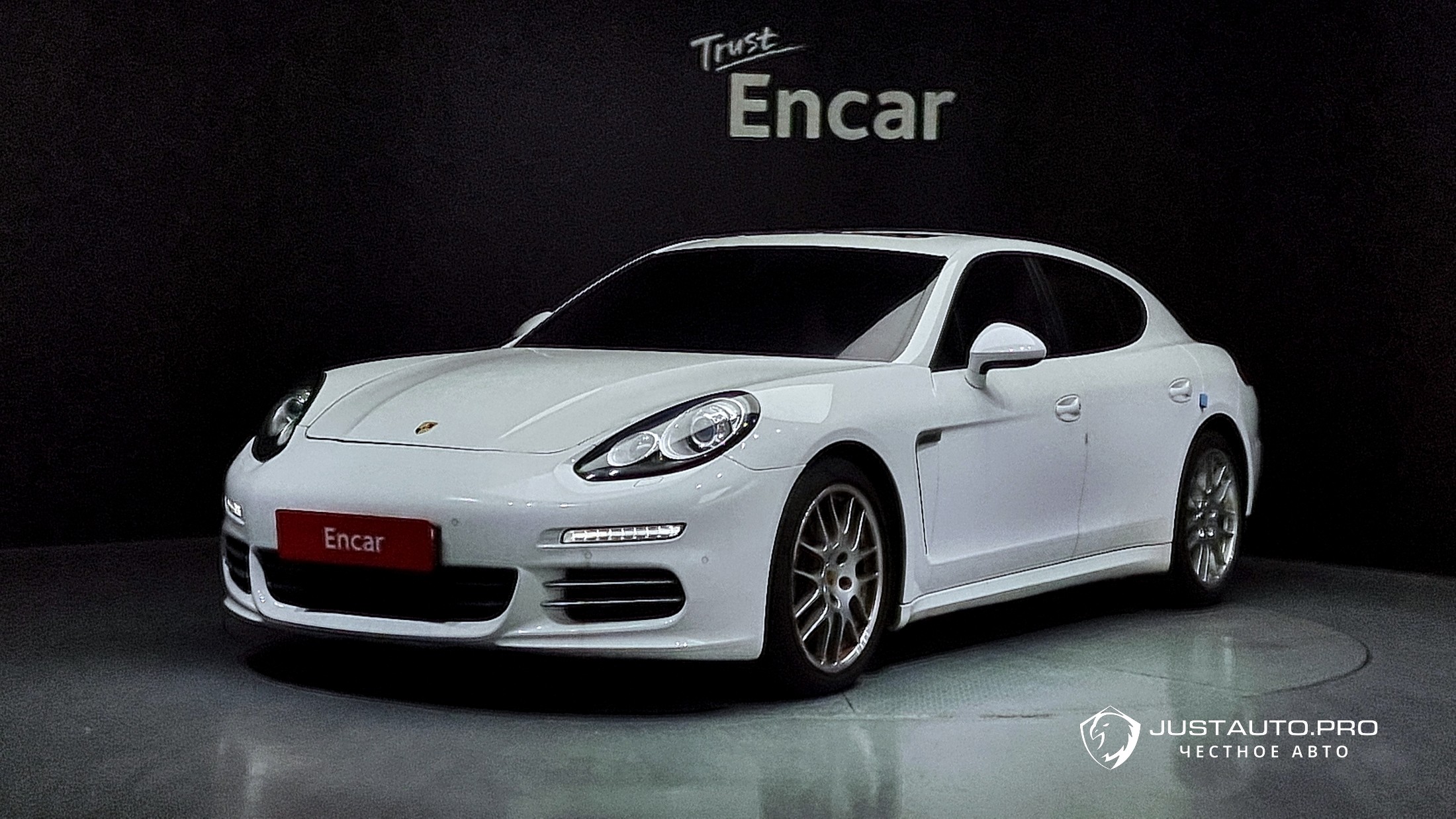 Автомобиль Porsche Panamera
