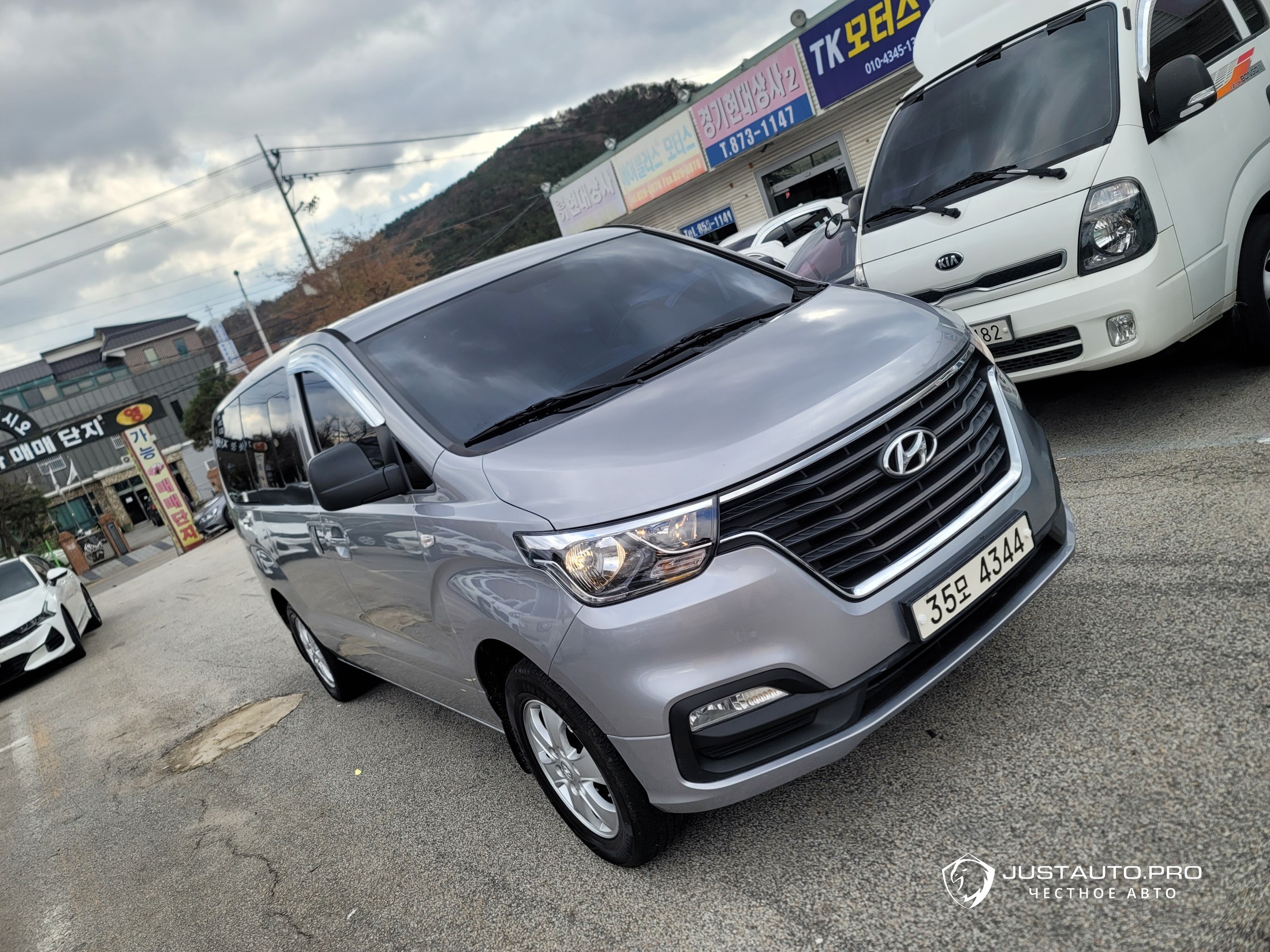 Автомобиль Hyundai Starex
