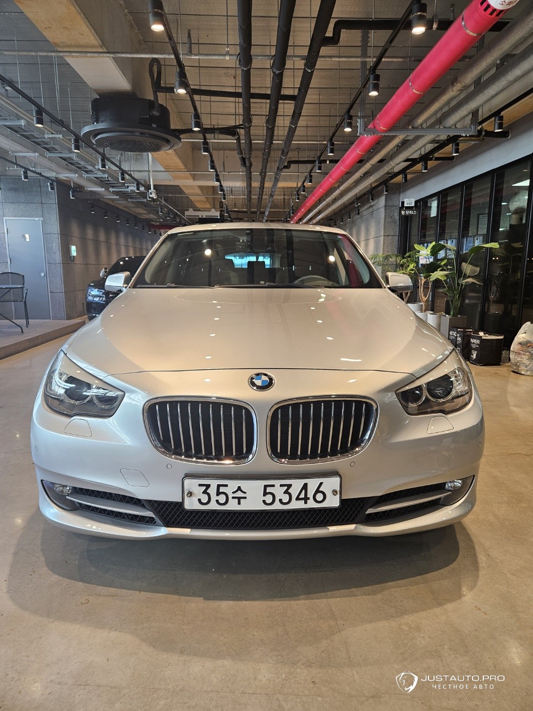 Автомобиль BMW Gran Turismo