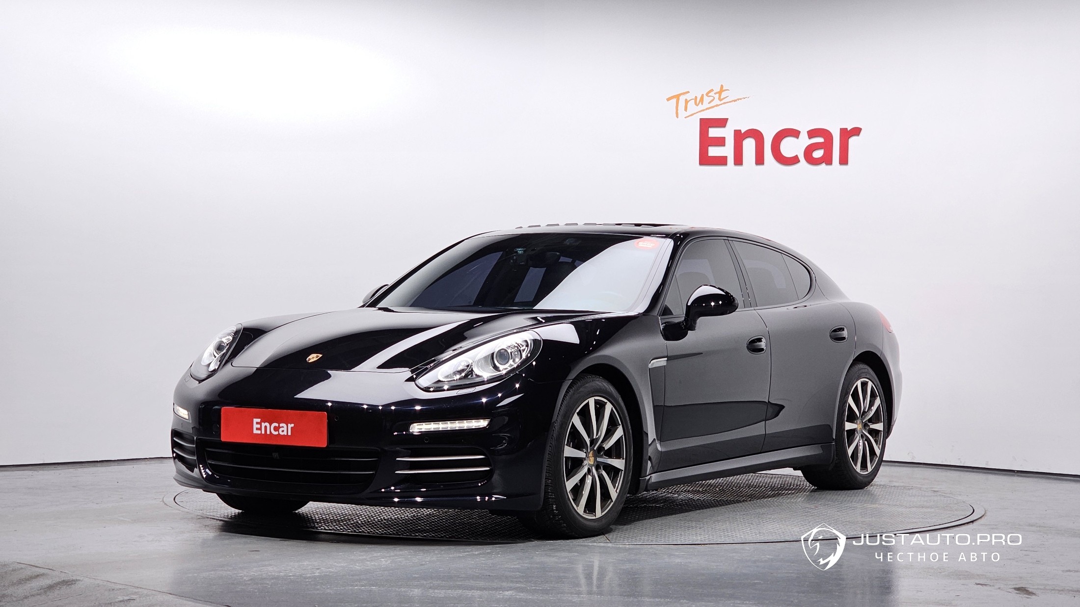 Автомобиль Porsche Panamera