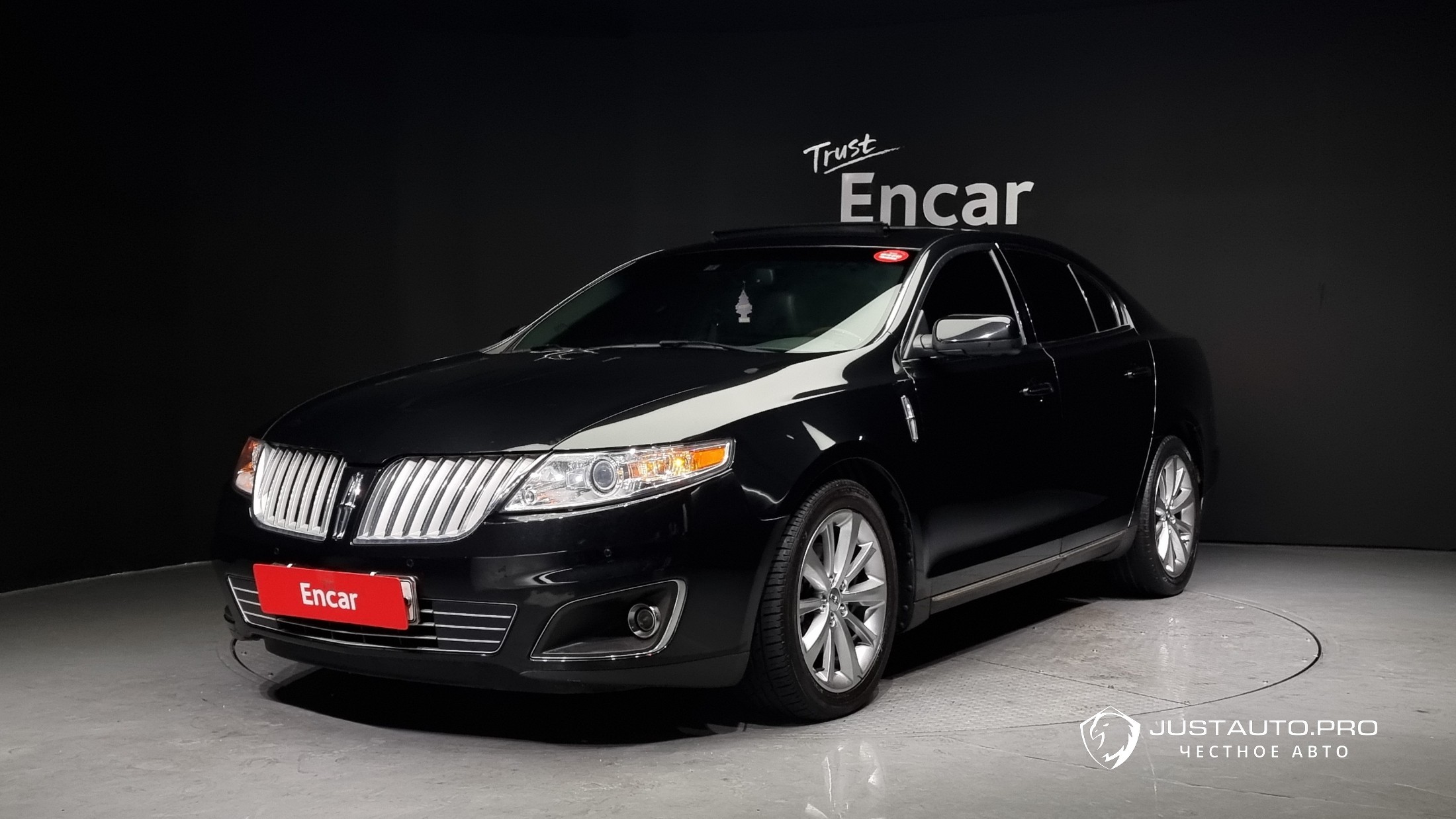 Автомобиль Lincoln MKS