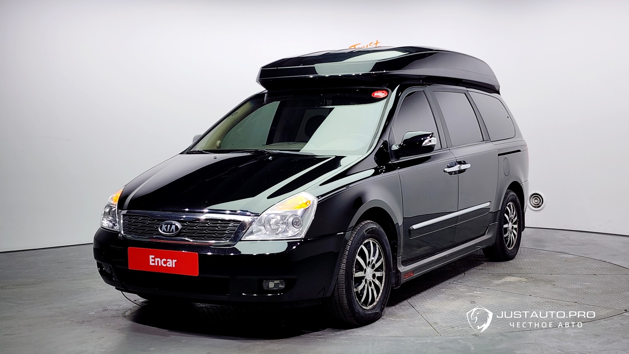 Автомобиль Kia Canival
