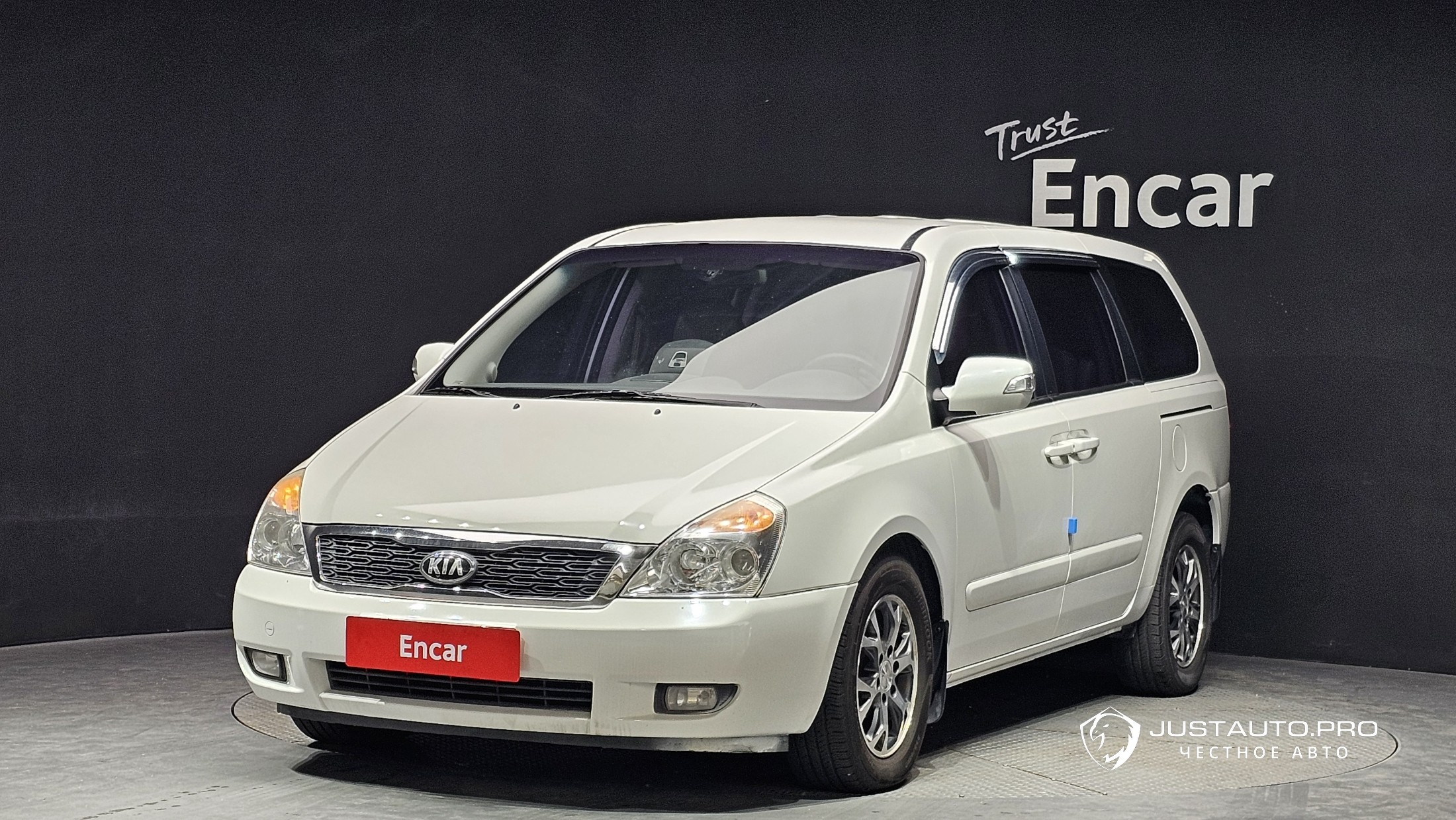 Автомобиль Kia Canival