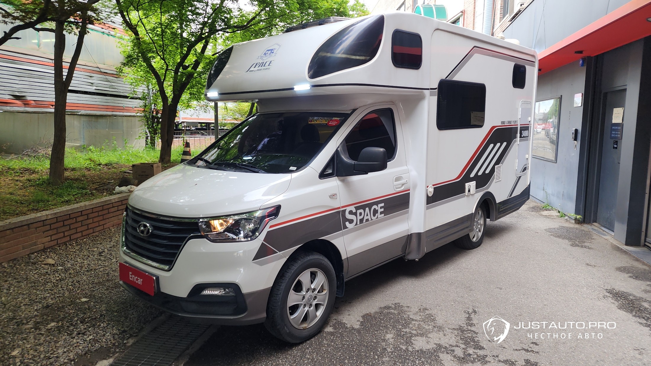 Автомобиль Hyundai Starex