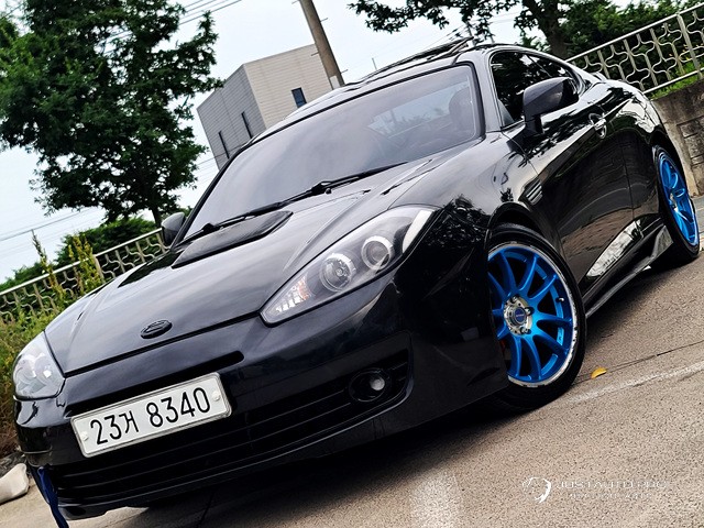 Автомобиль Hyundai Tuscani