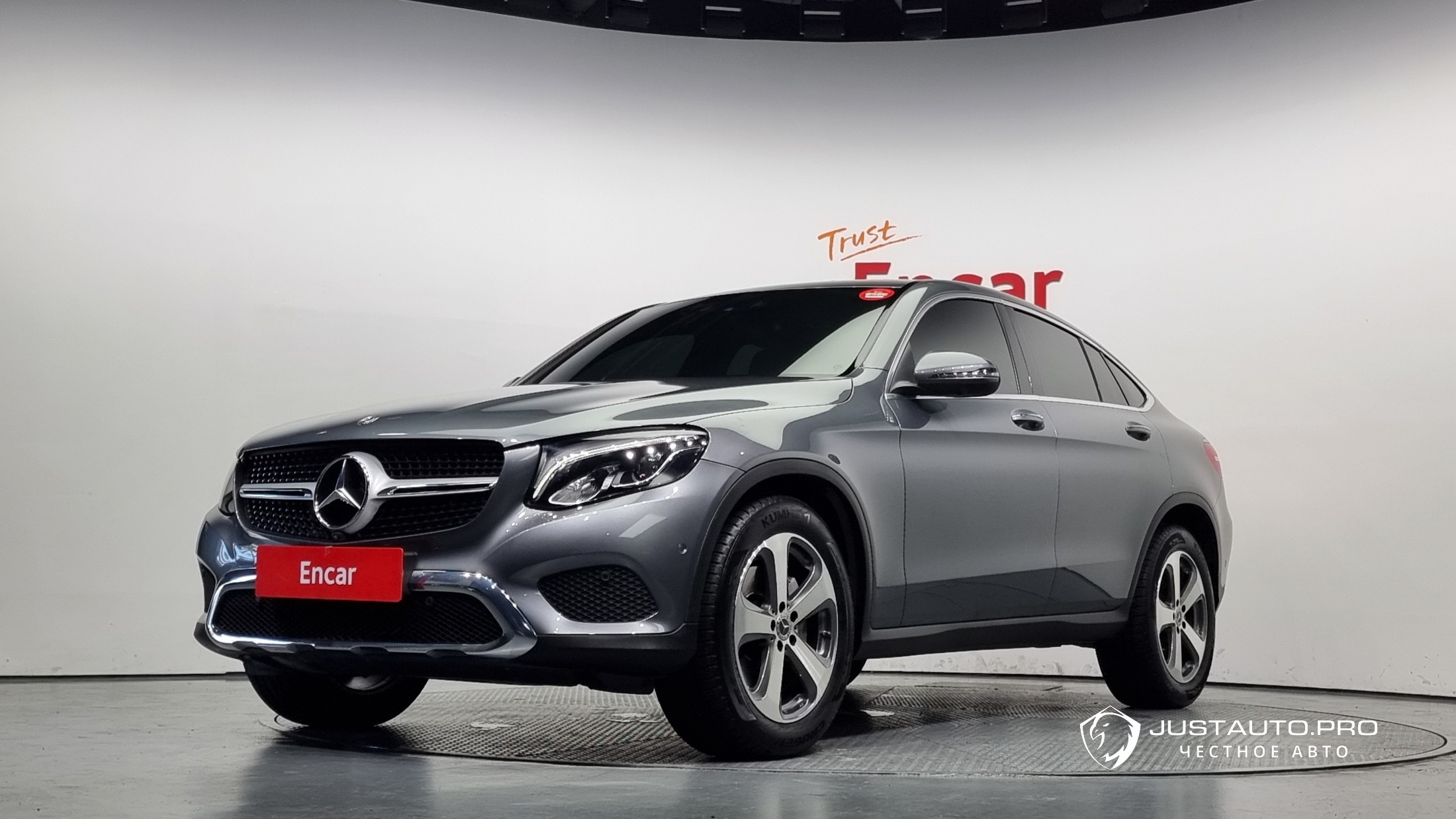 Автомобиль Mercedes-Benz GLC-Class